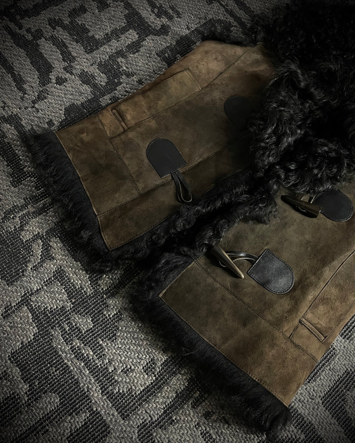 (For offer)Burberry Sample AW05 Brown Suede & Black Shearling Sleeveless Vest