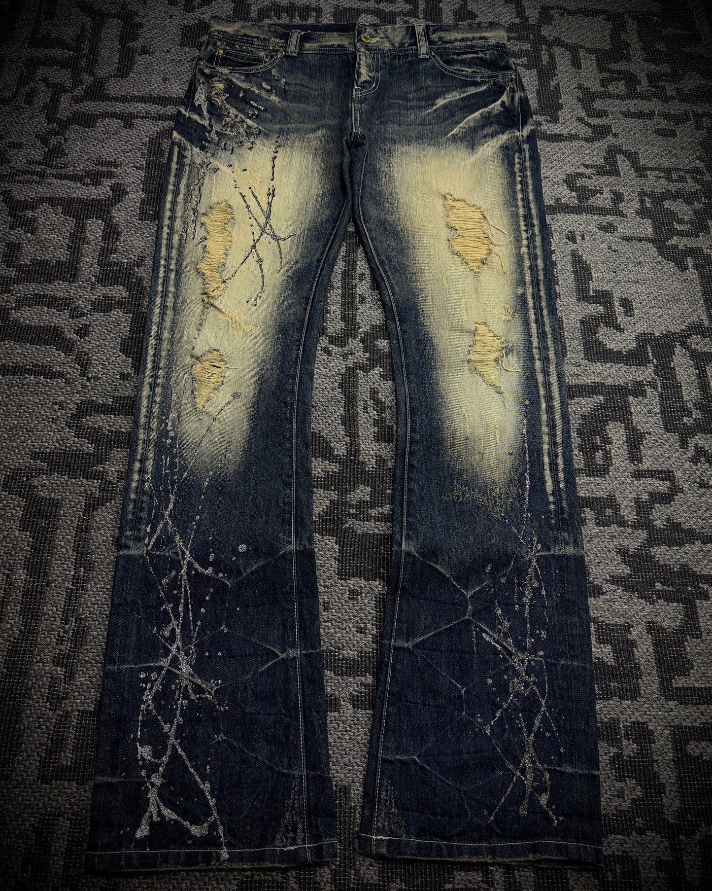 LA GATE Claw Mask Glitter Slight Flare Jeans