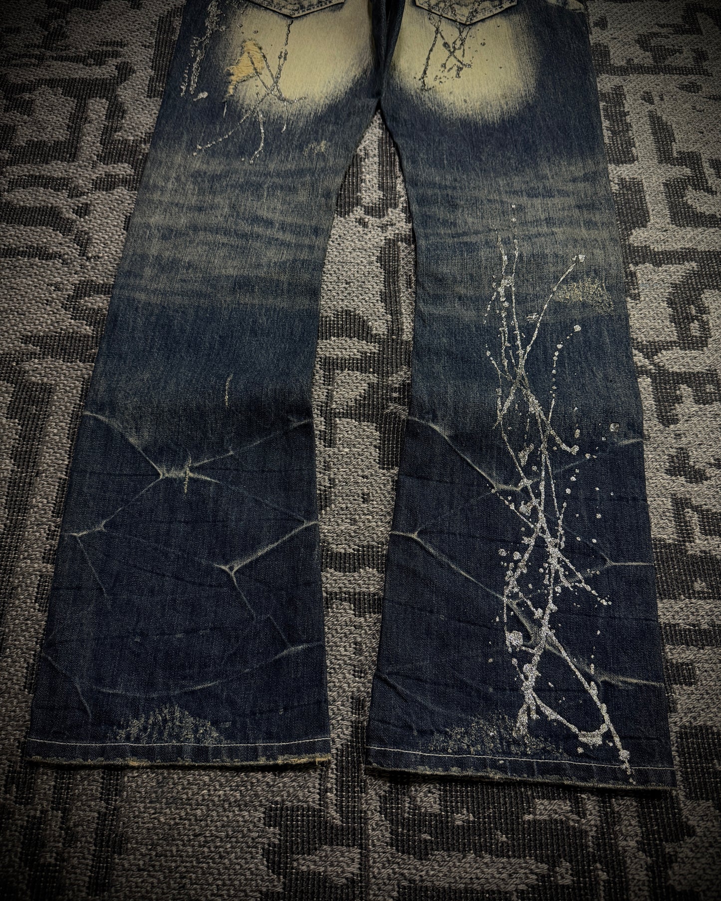 LA GATE Claw Mask Glitter Slight Flare Jeans