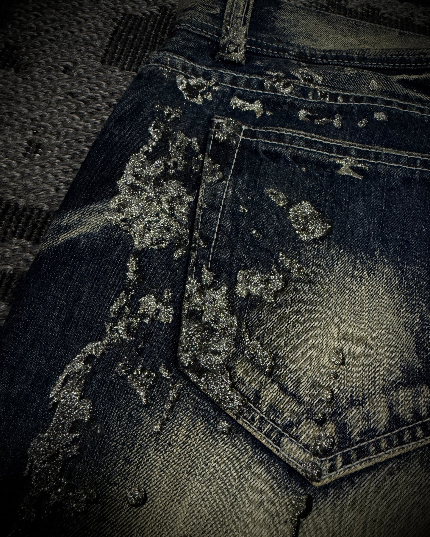 LA GATE Claw Mask Glitter Slight Flare Jeans