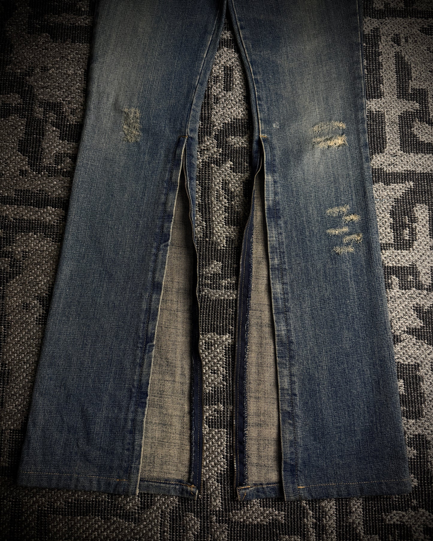 LGB NO.D/Chameleon Distressed Zip Denim