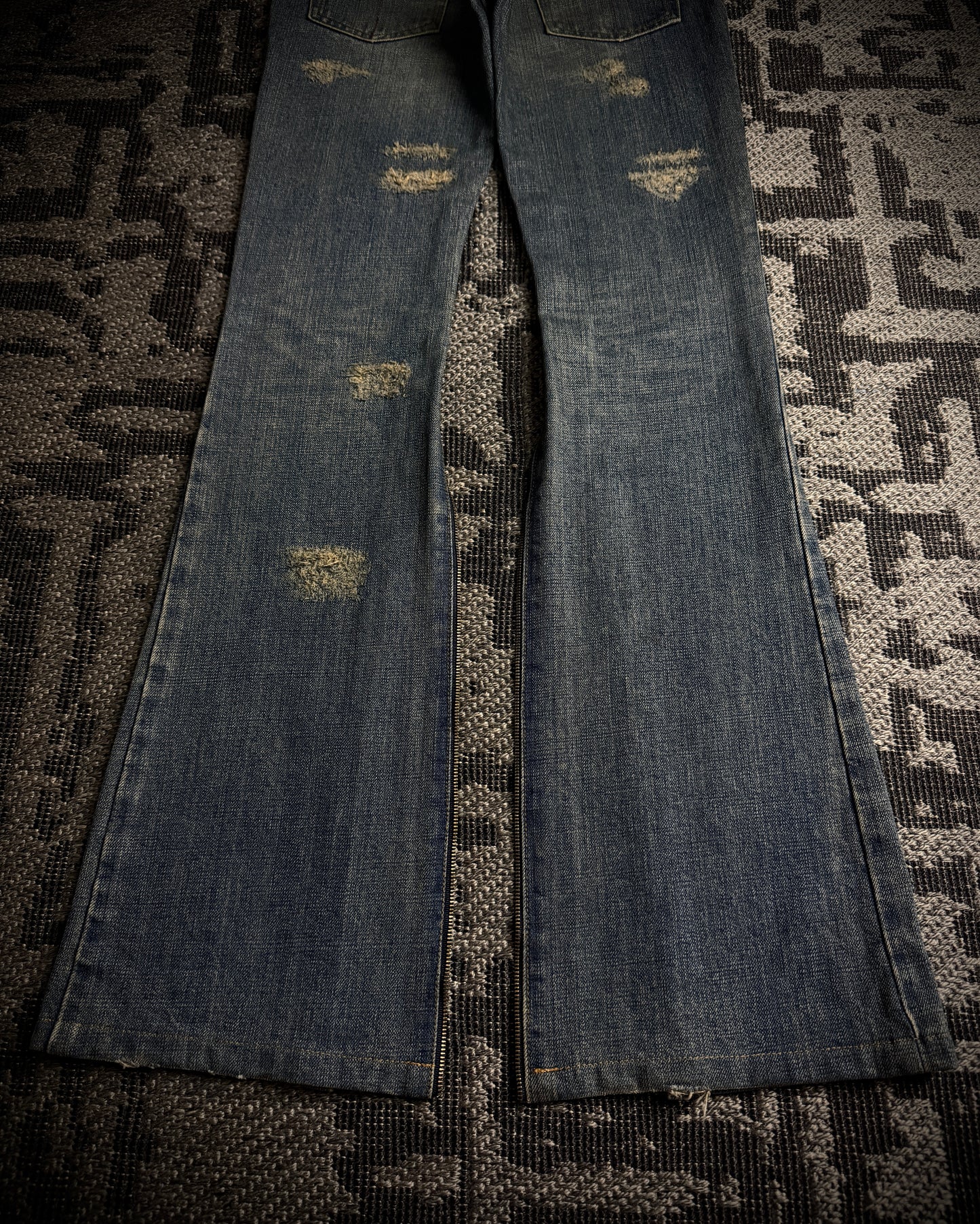 LGB NO.D/Chameleon Distressed Zip Denim
