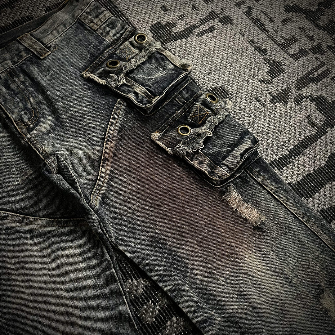 Lowbox Multi-pocket Distressed Flared Jeans