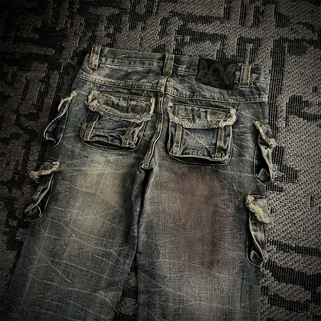 Lowbox Multi-pocket Distressed Flared Jeans