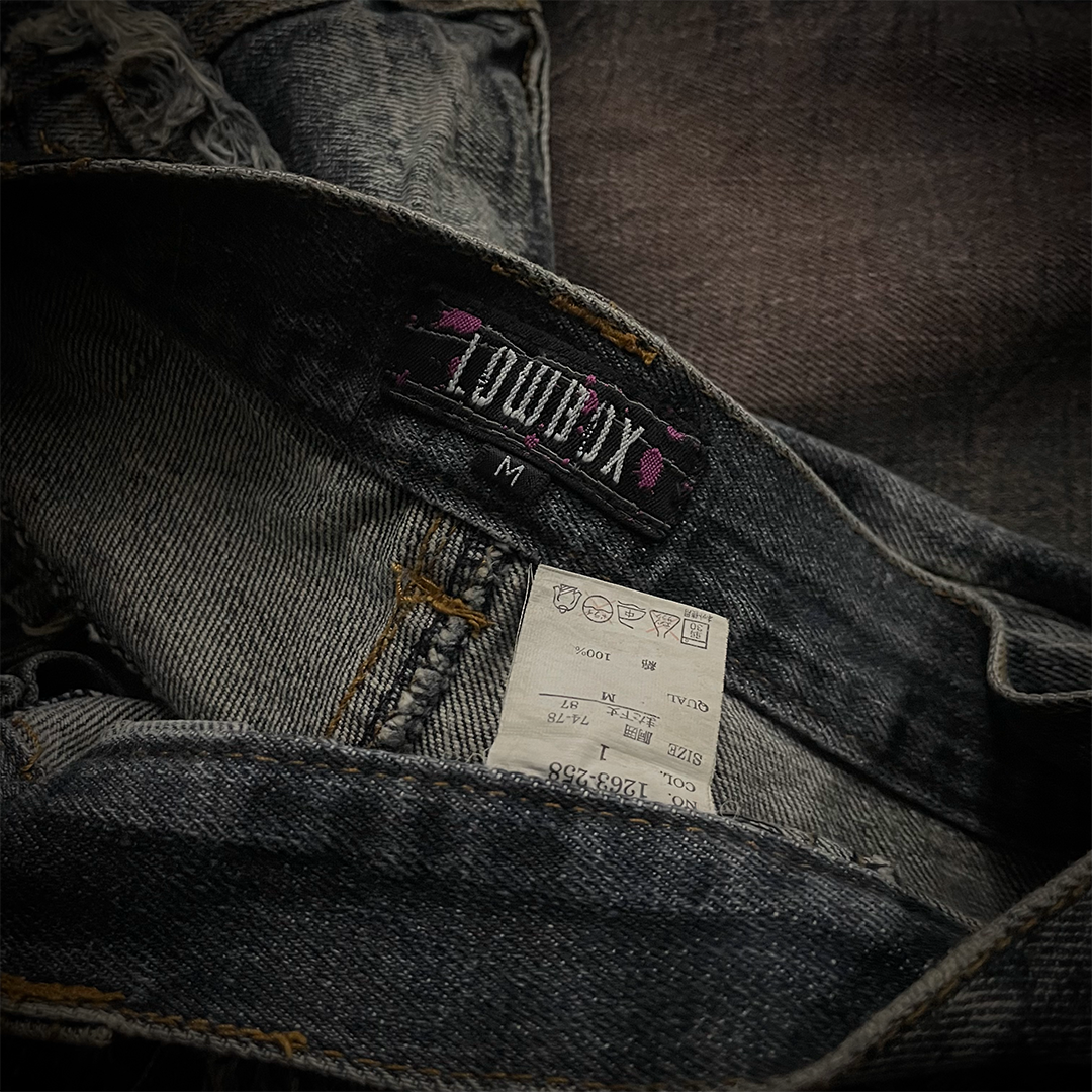 Lowbox Multi-pocket Distressed Flared Jeans