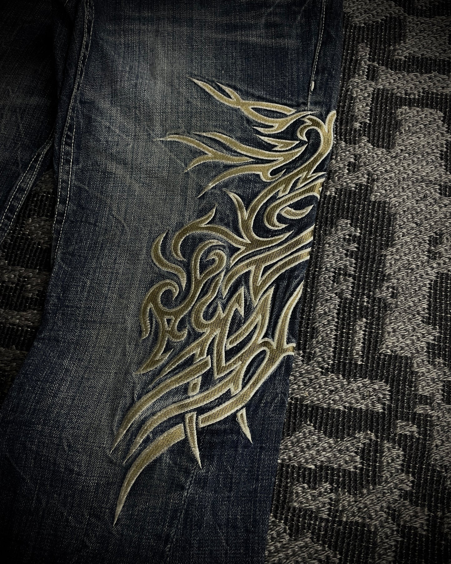 Tornado Mart Tribal Embroidery Spiral Flared Jeans