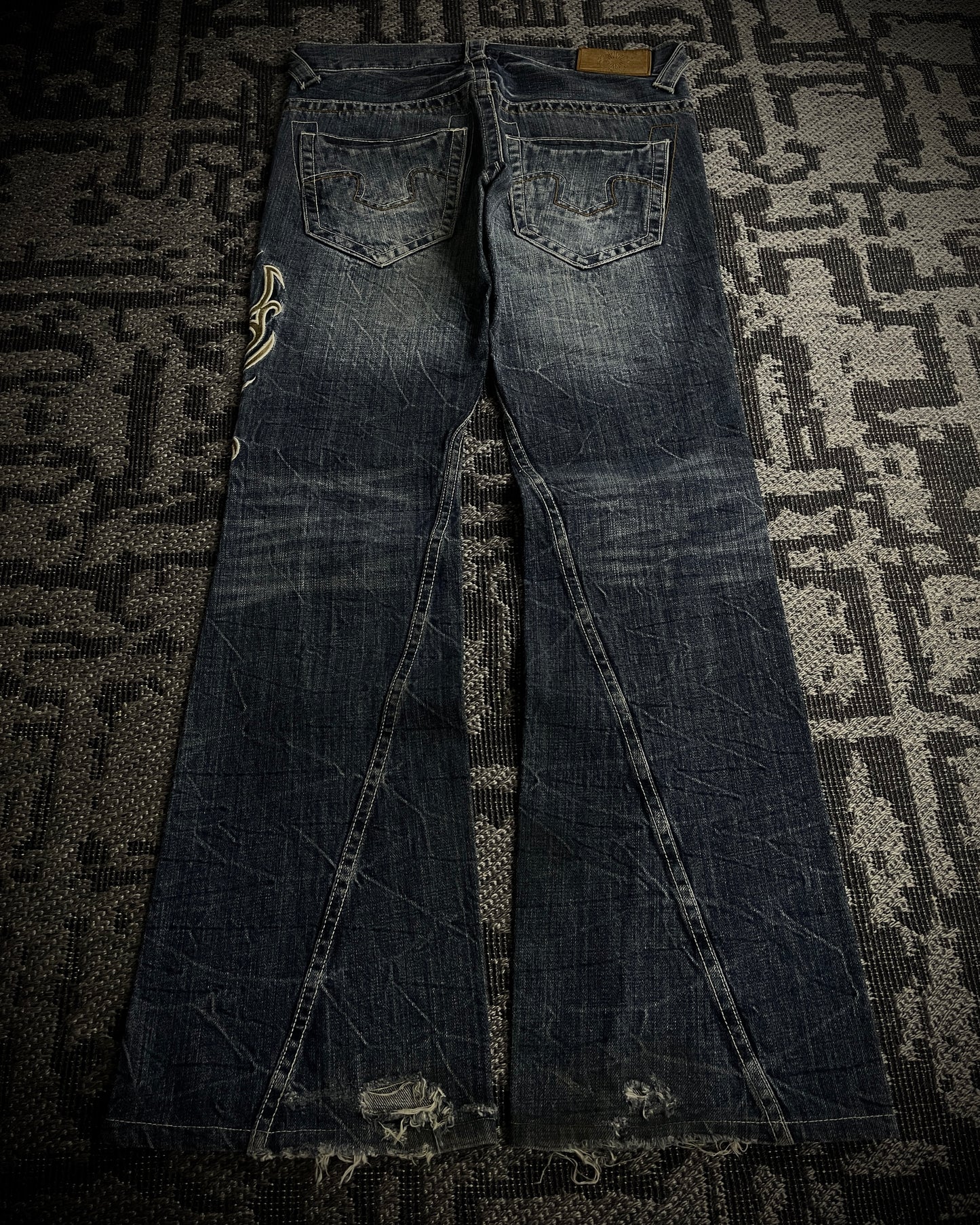 Tornado Mart Tribal Embroidery Spiral Flared Jeans