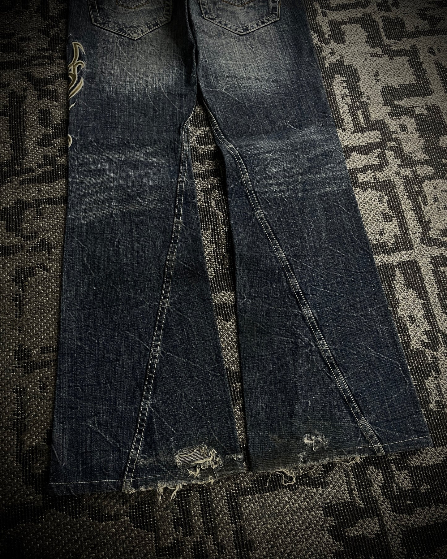 Tornado Mart Tribal Embroidery Spiral Flared Jeans