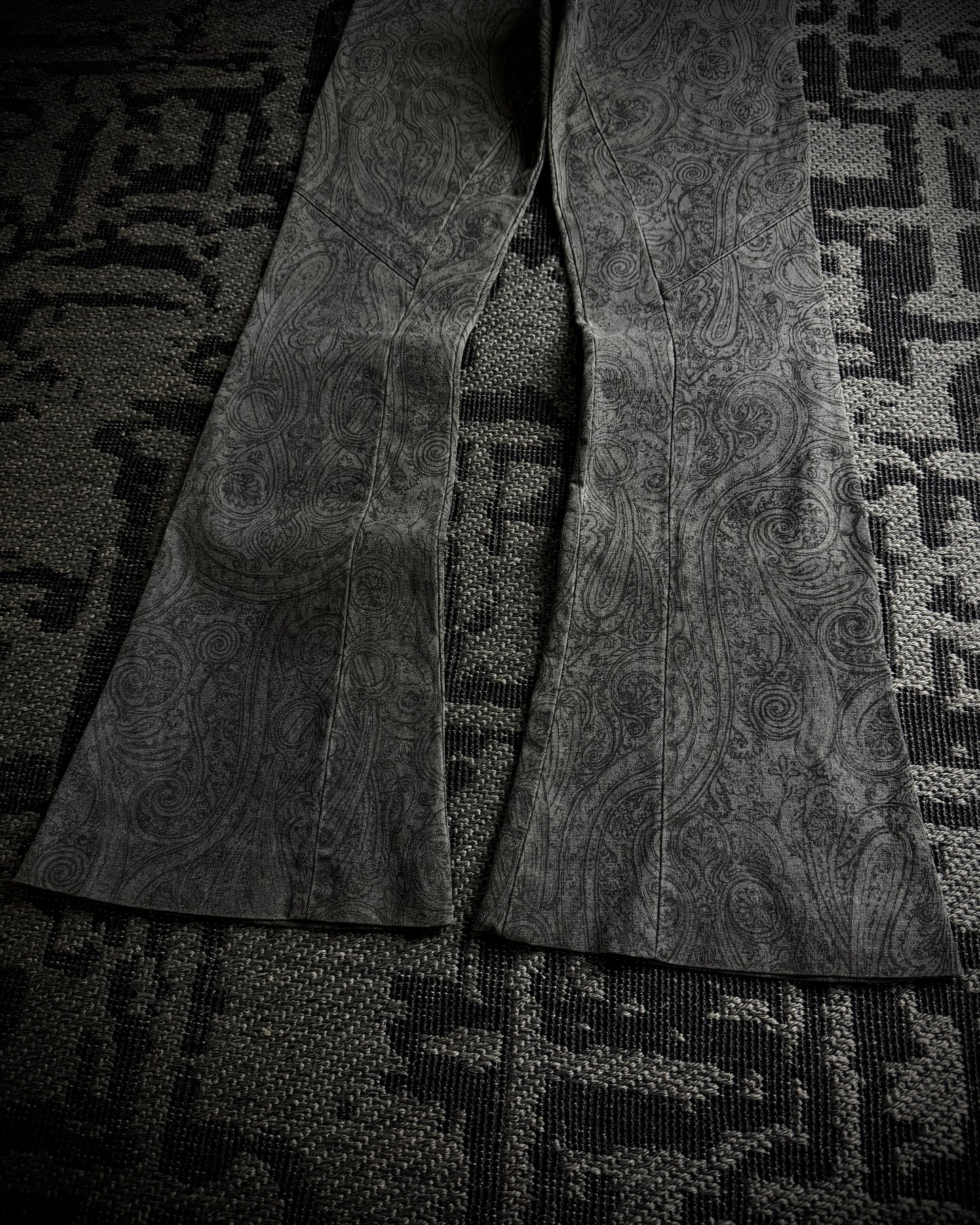 5351 Pour Les Hommes Ornamental Print Flared Pants