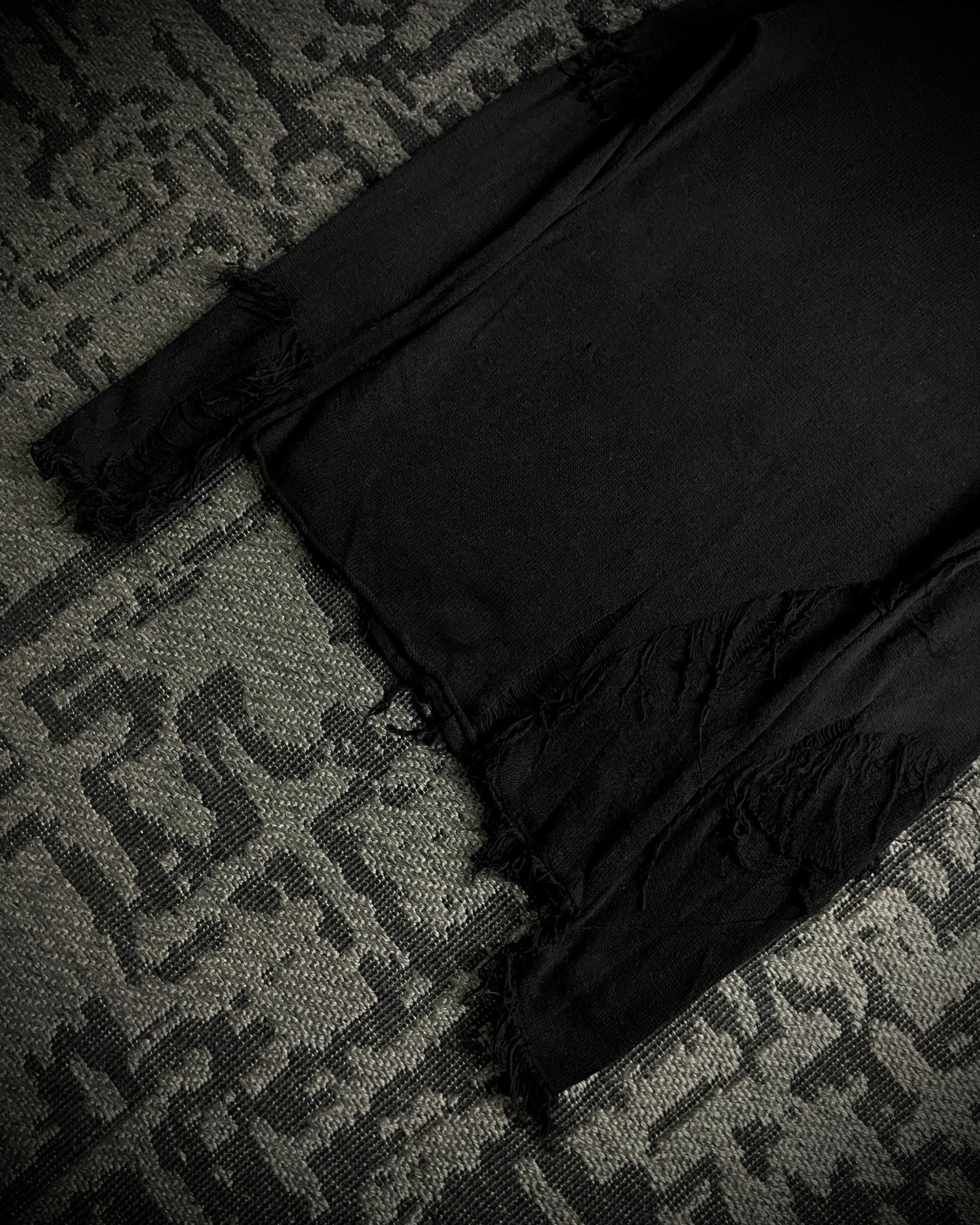 5351 Pour Les Hommes Shredded Open Knit