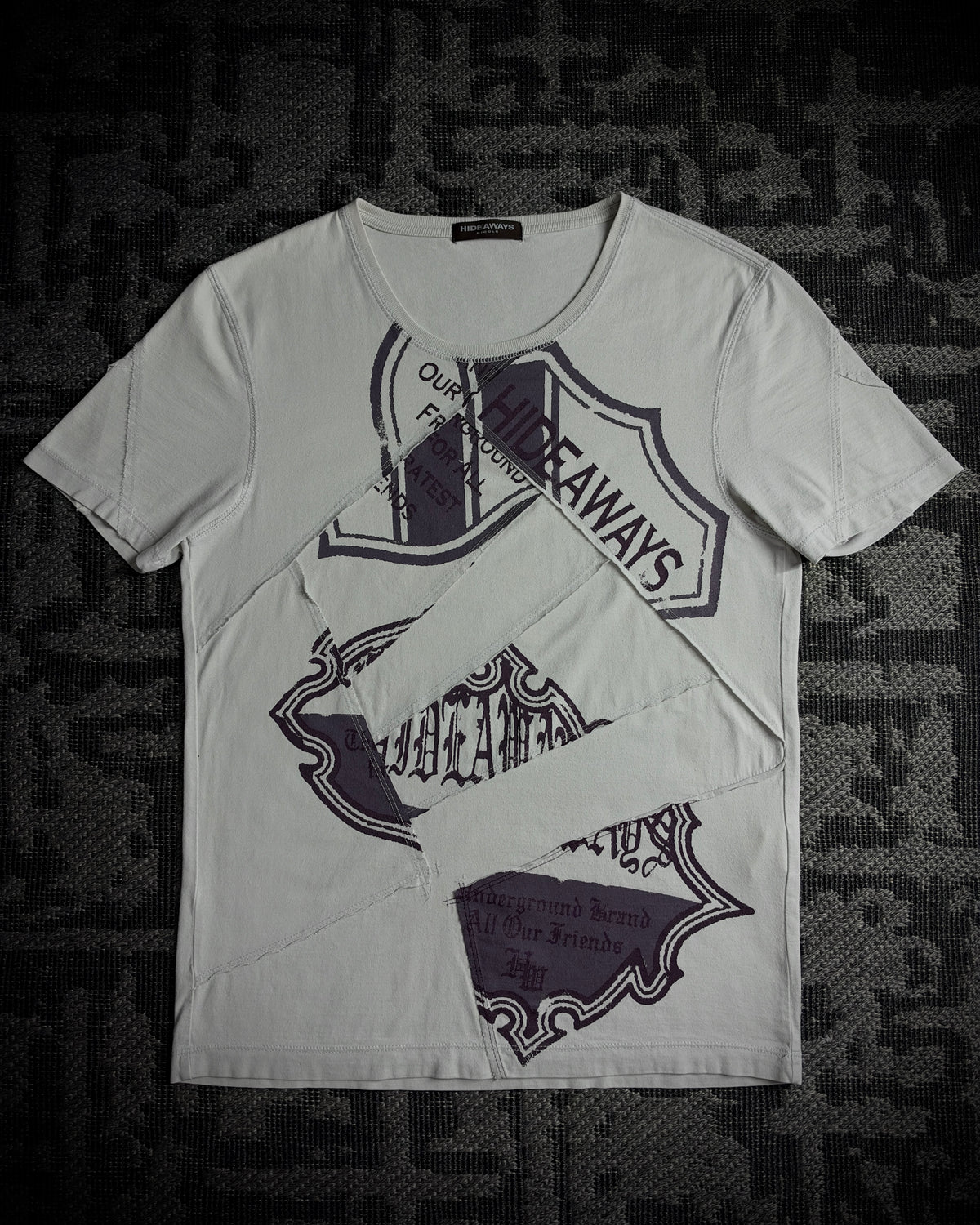 HIDEAWAYS Panelled Graphic T-Shirt