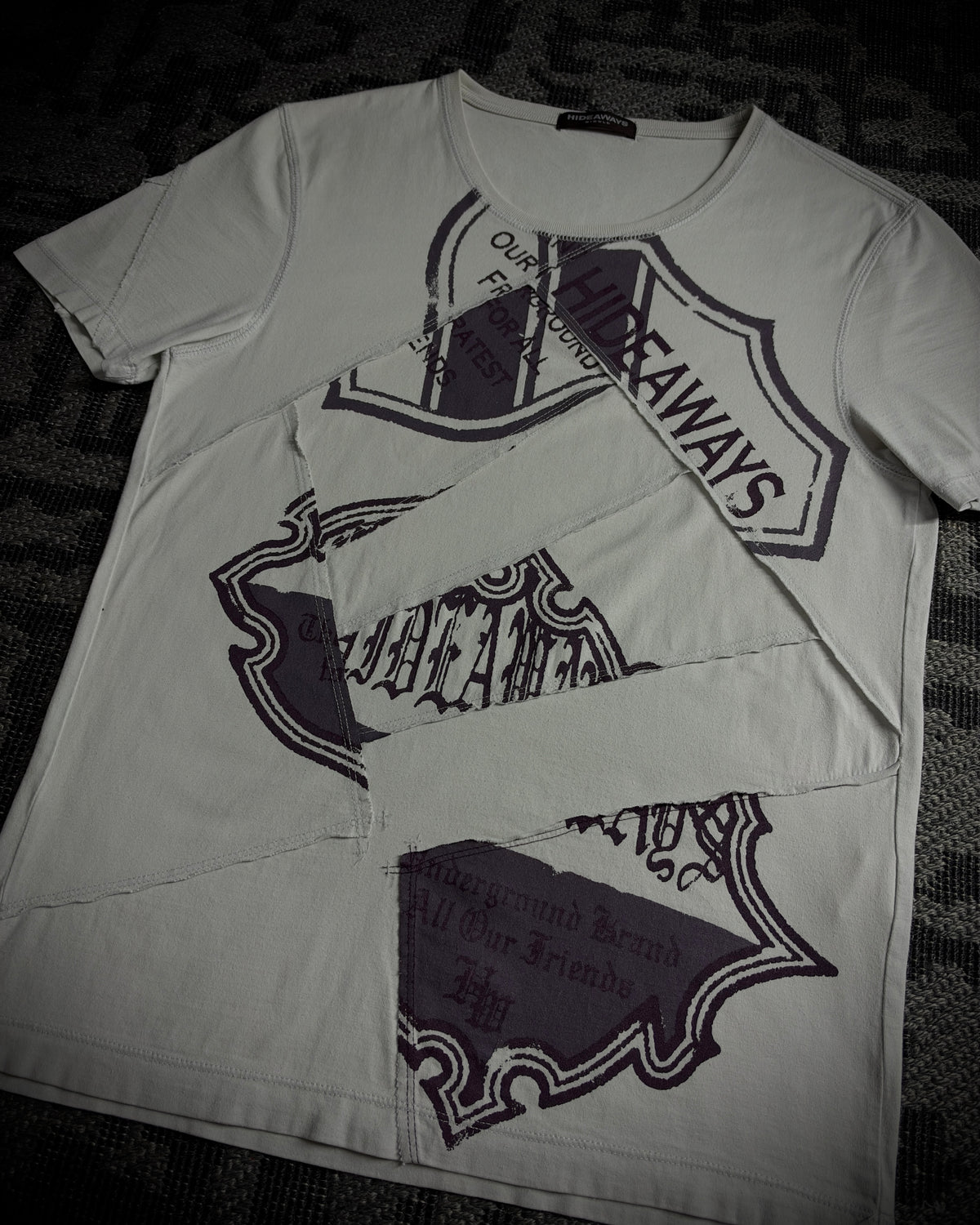 HIDEAWAYS Panelled Graphic T-Shirt