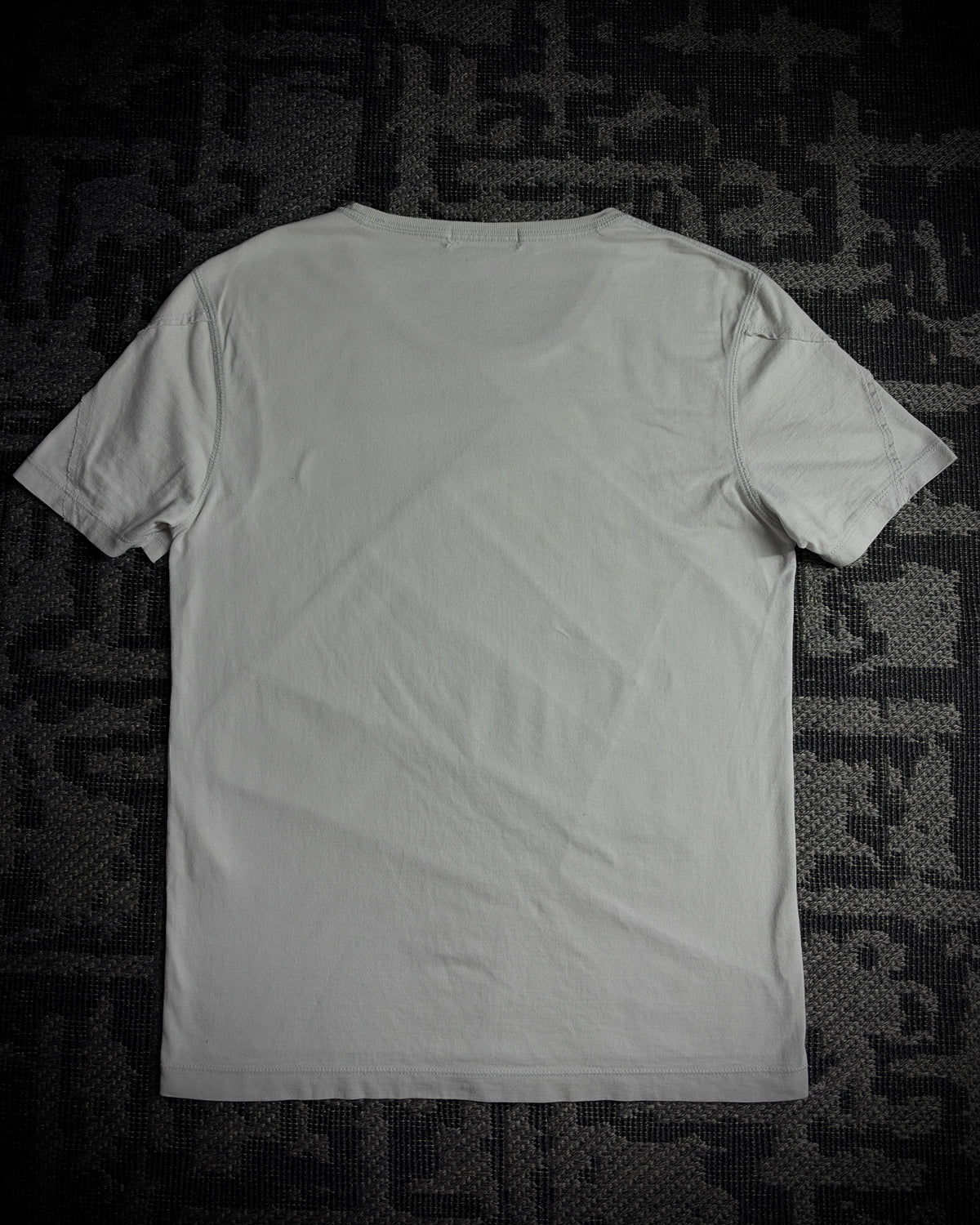 HIDEAWAYS Panelled Graphic T-Shirt