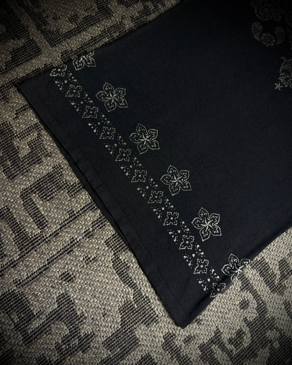 Roen Glitter Paisley Skull T-Shirt