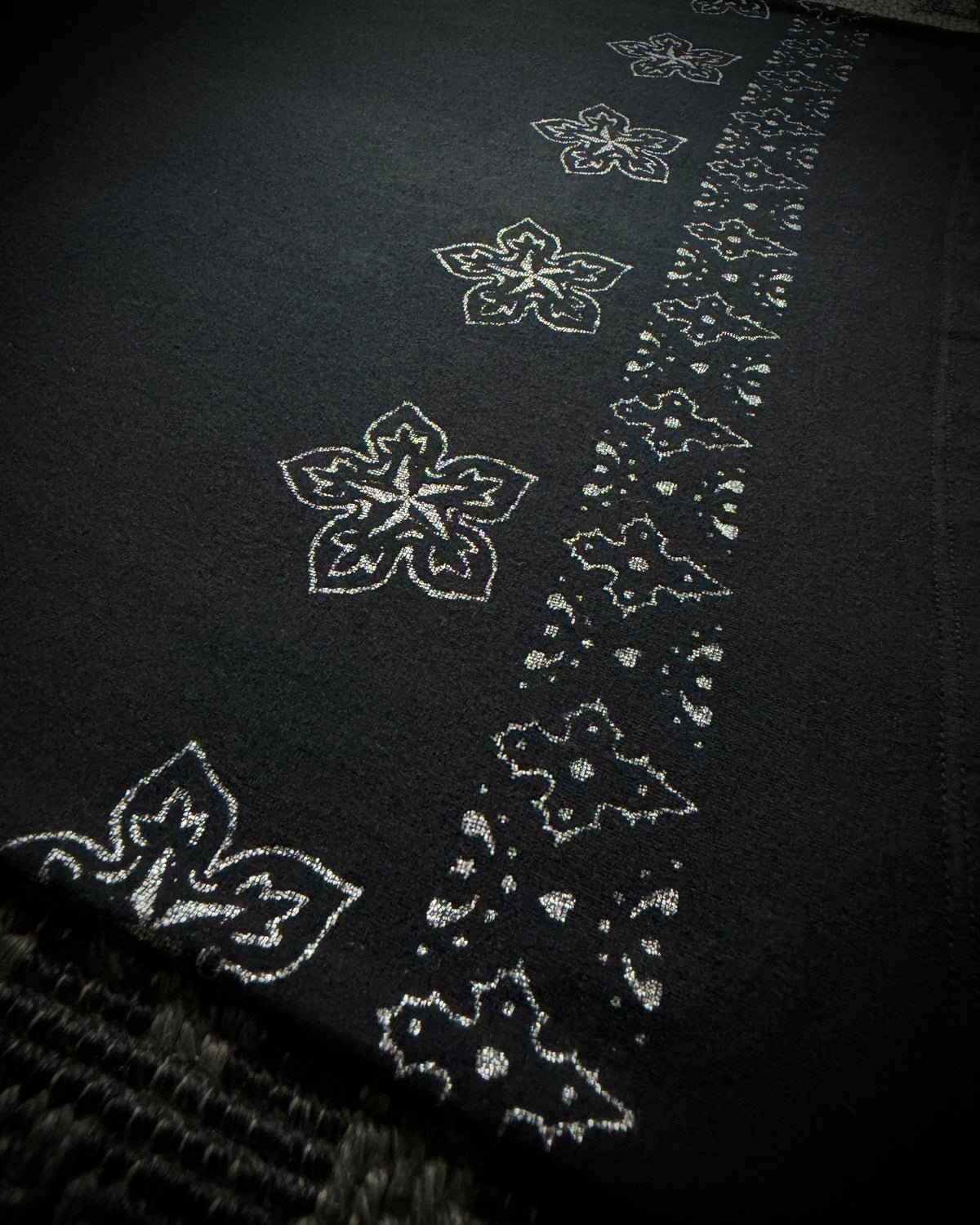 Roen Glitter Paisley Skull T-Shirt