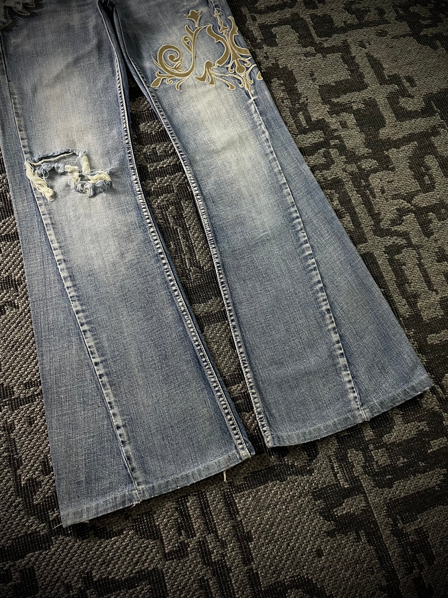 Tornado Mart Tribal Flared Jeans (S)
