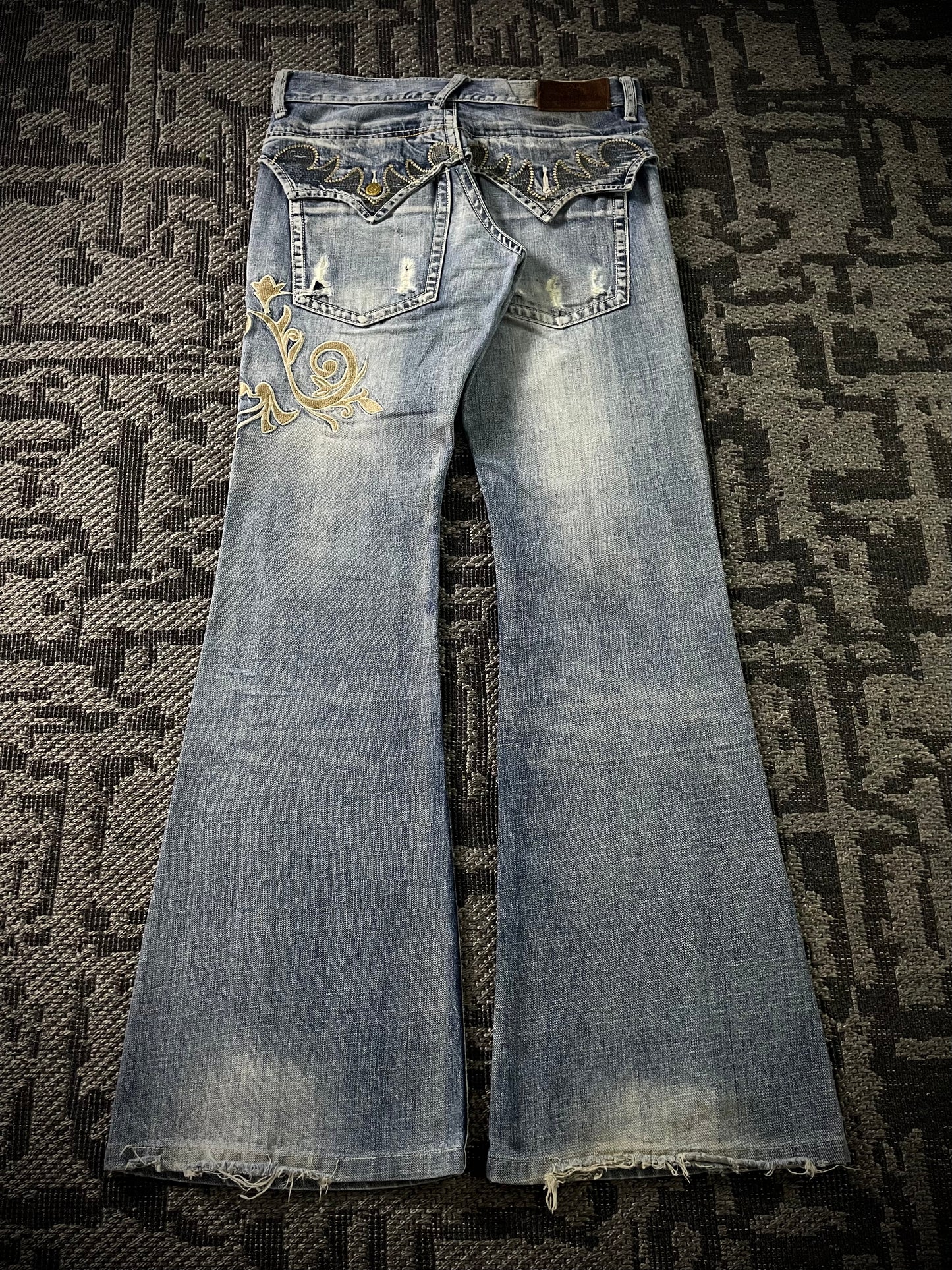 Tornado Mart Tribal Flared Jeans (S)