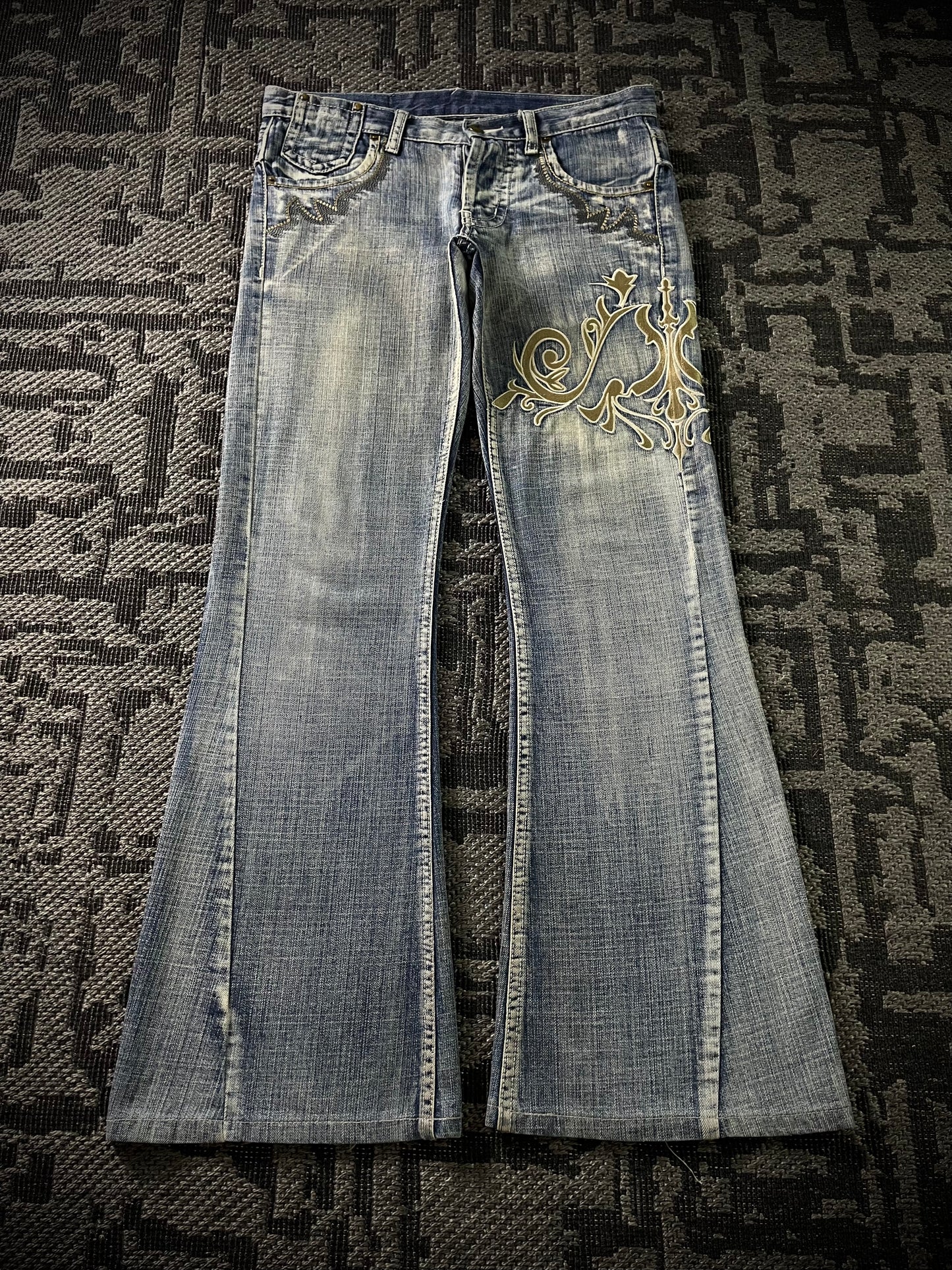 Tornado Mart Tribal Flared Jeans (M)