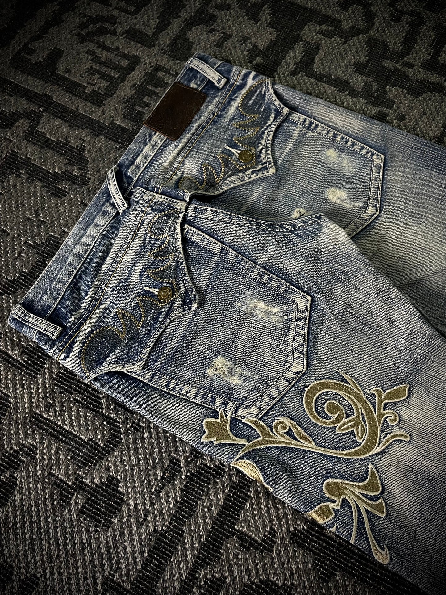 Tornado Mart Tribal Flared Jeans (M)