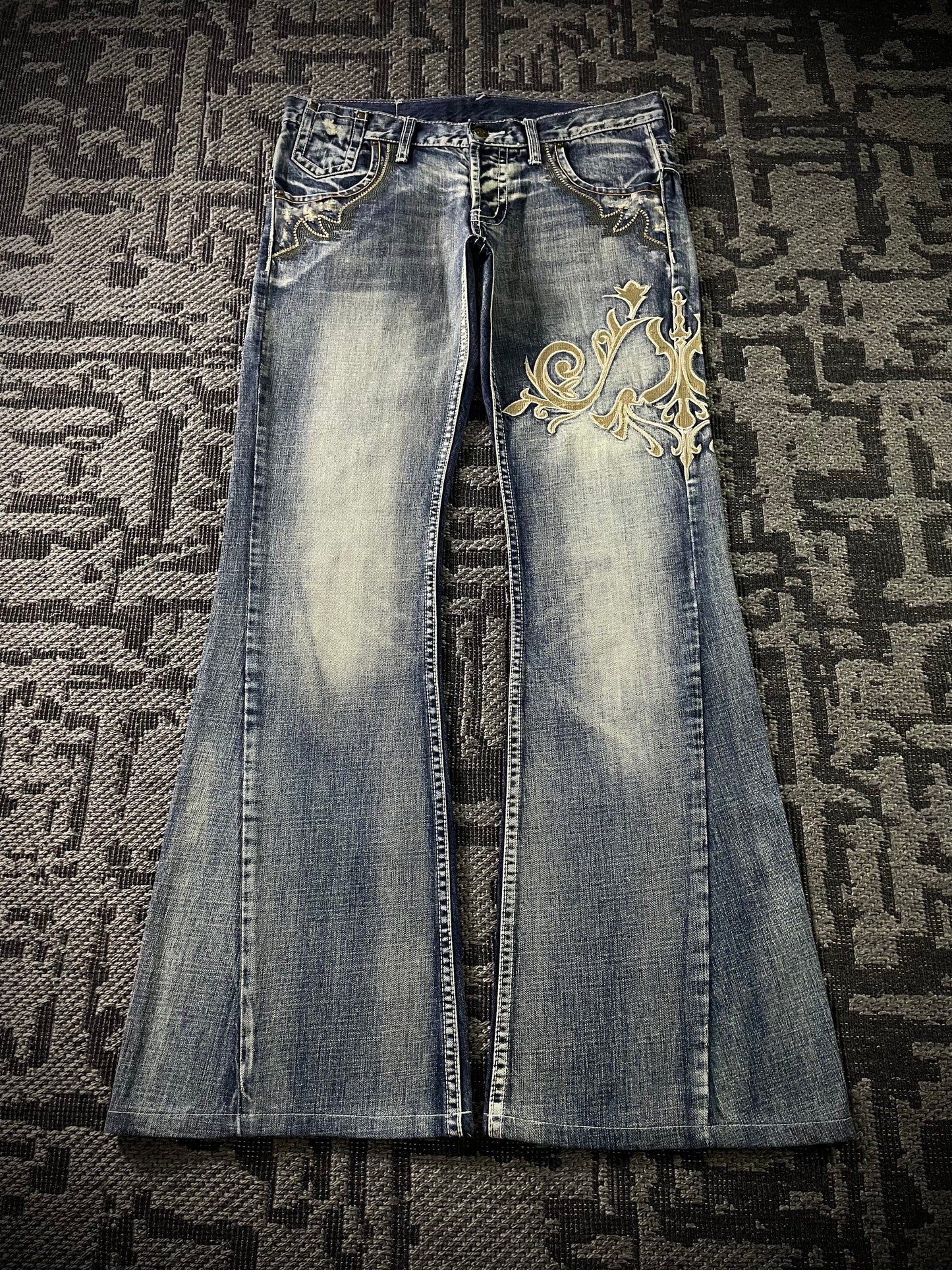 Tornado Mart Tribal Flared Jeans (L)