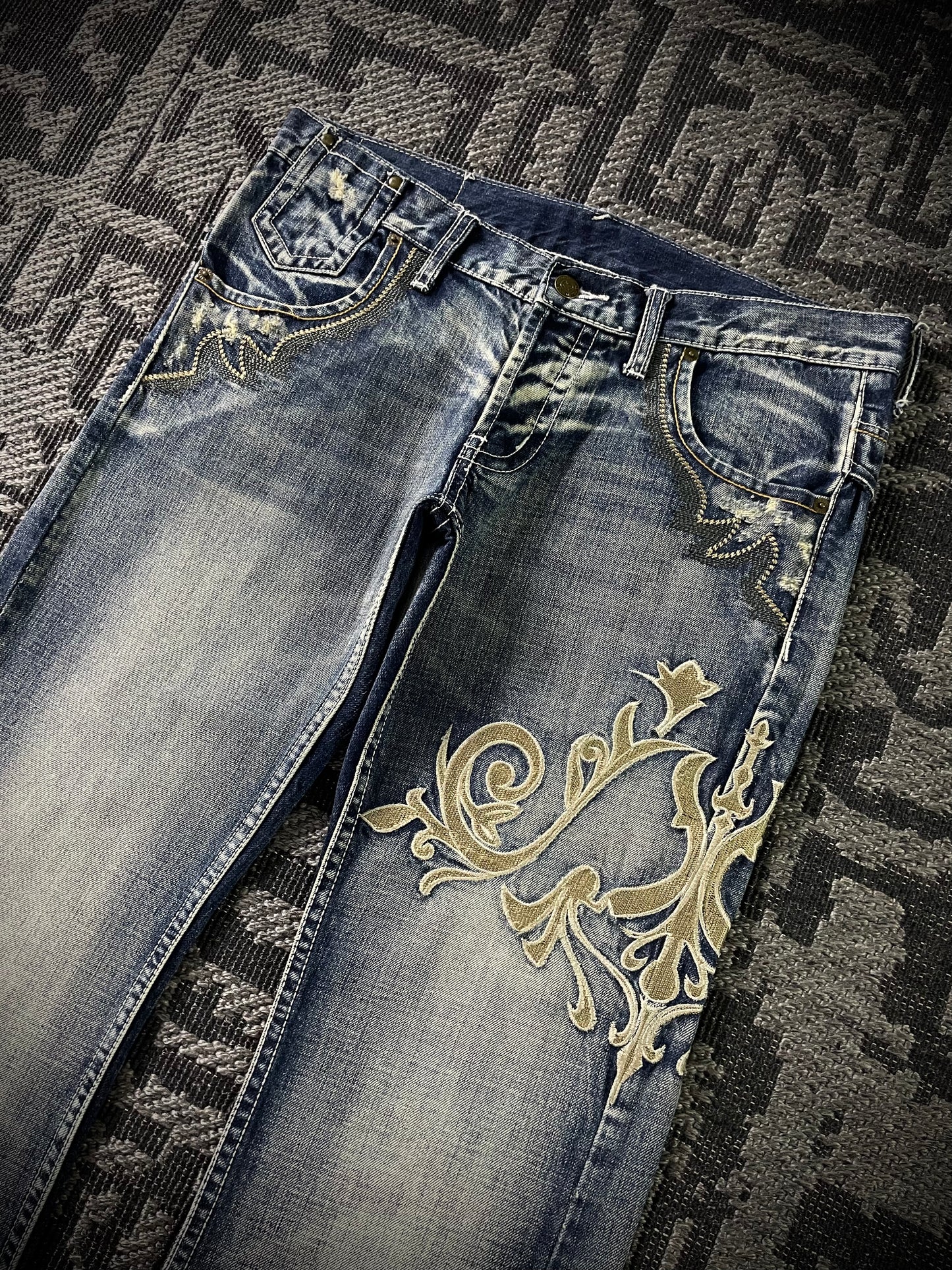 Tornado Mart Tribal Flared Jeans (L)