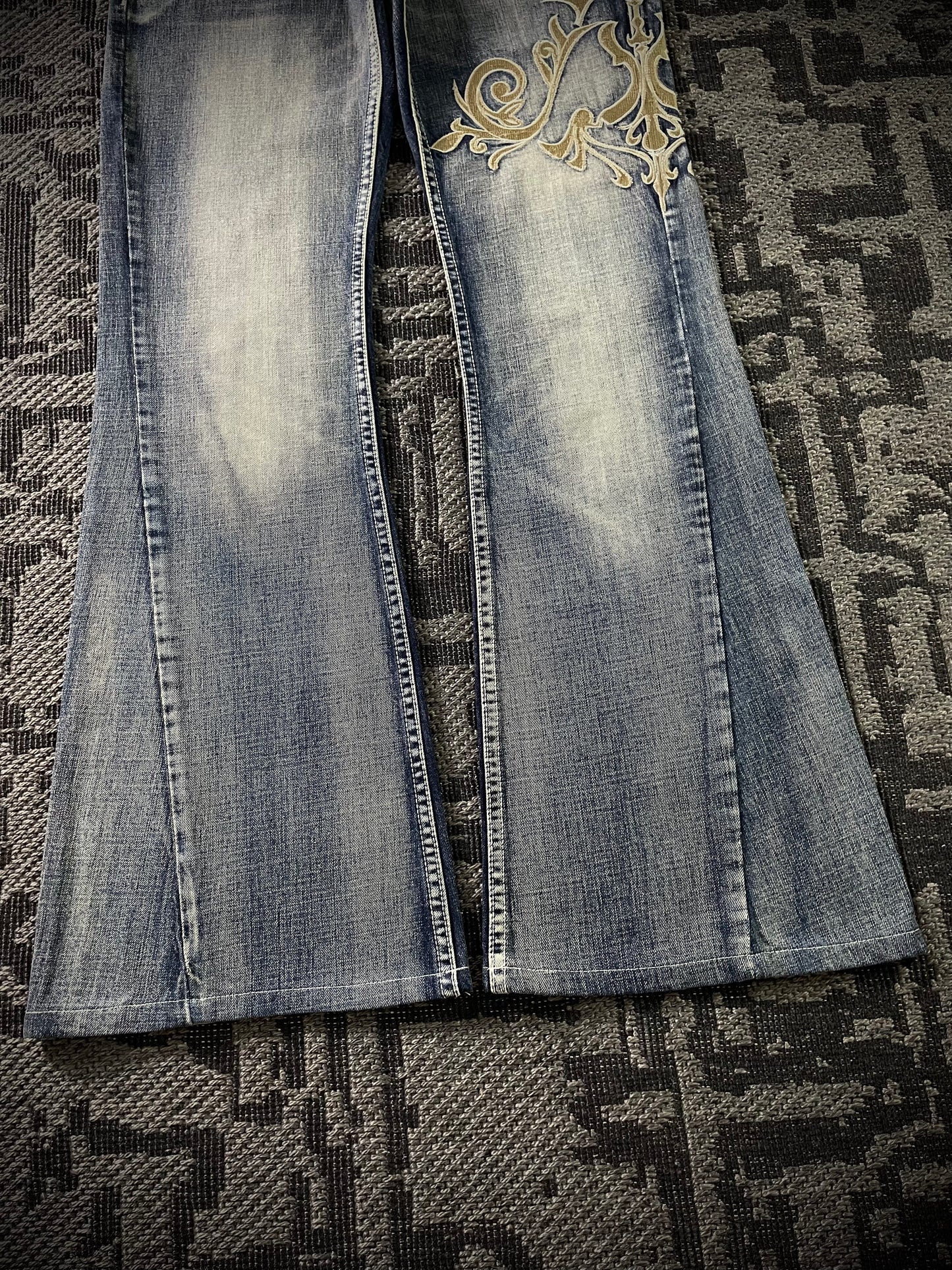 Tornado Mart Tribal Flared Jeans (L)