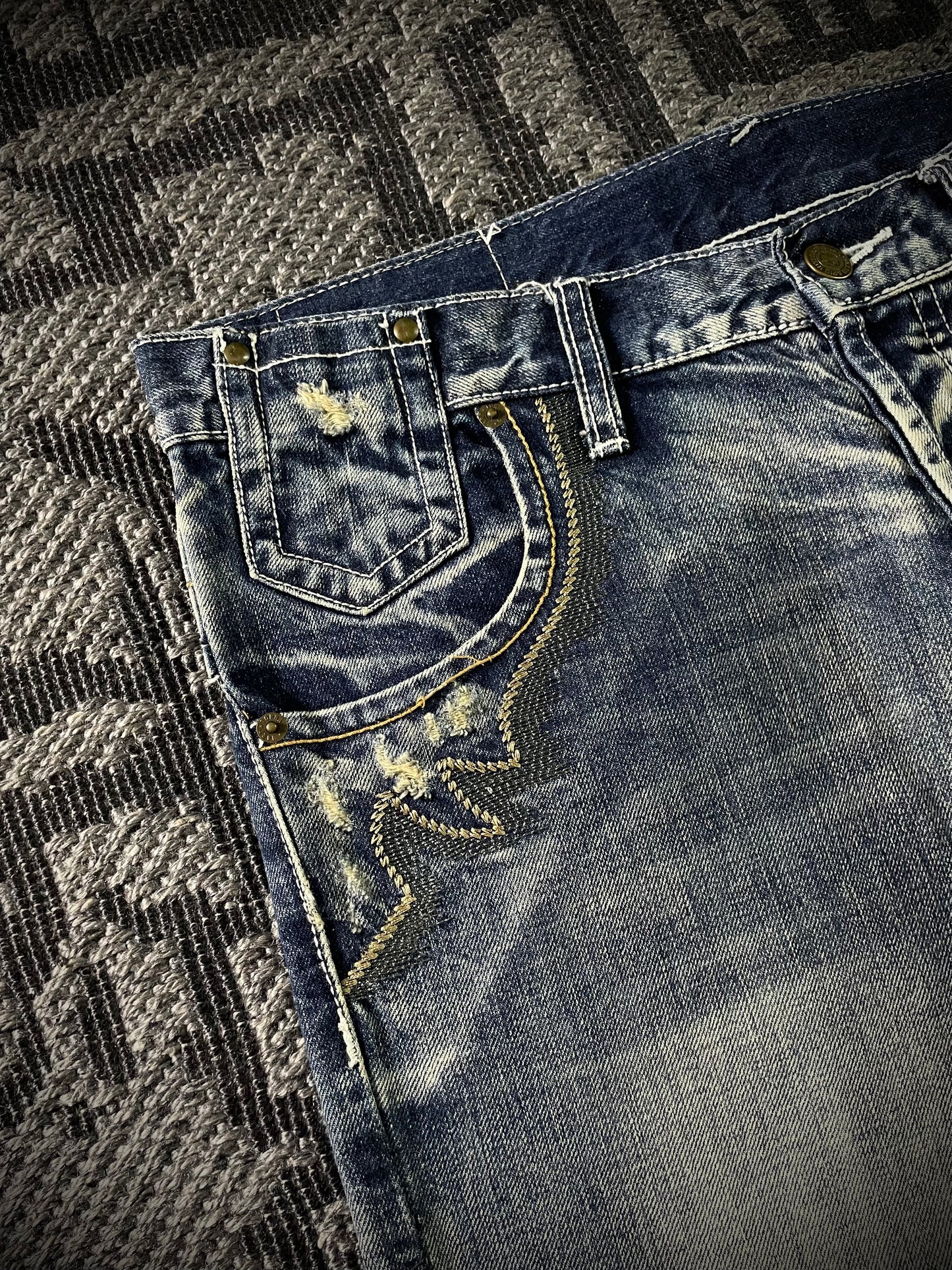 Tornado Mart Tribal Flared Jeans (L)