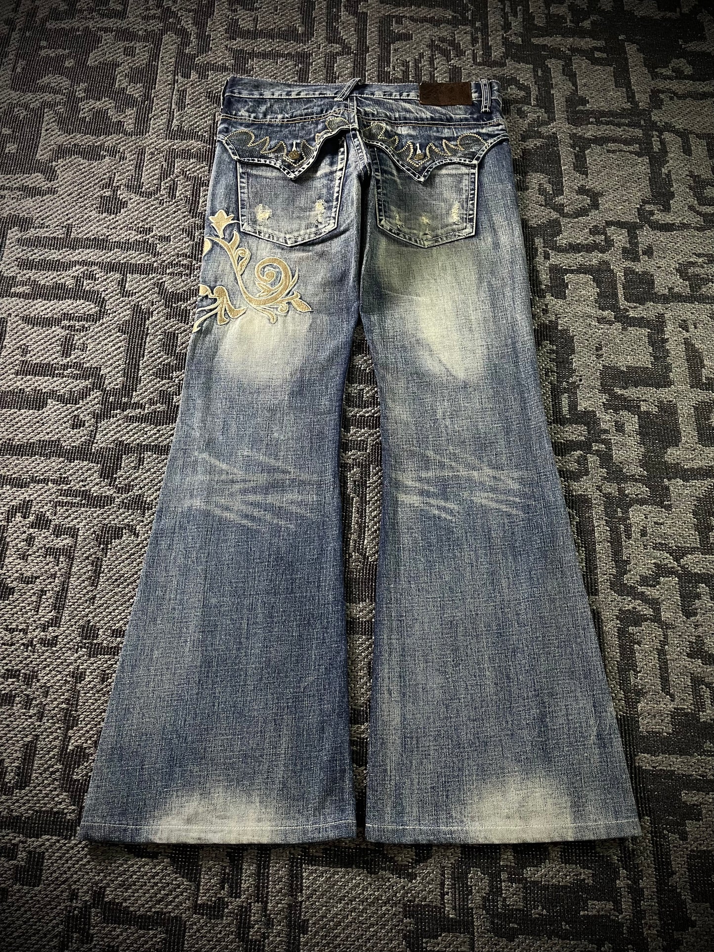 Tornado Mart Tribal Flared Jeans (L)