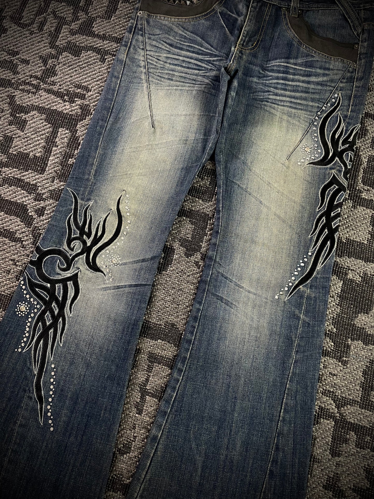 Tornado Mart Tribal Embroidery Flared Jeans