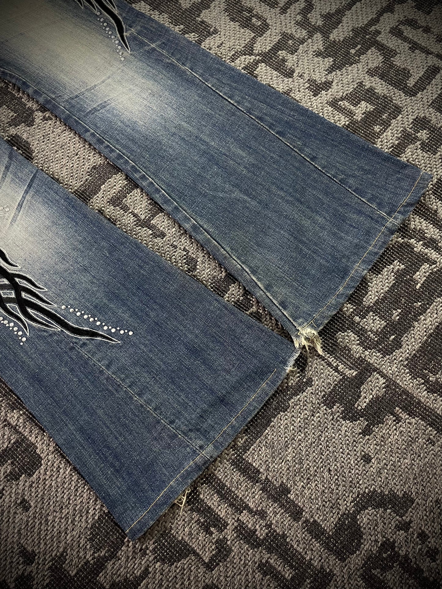 Tornado Mart Tribal Embroidery Flared Jeans