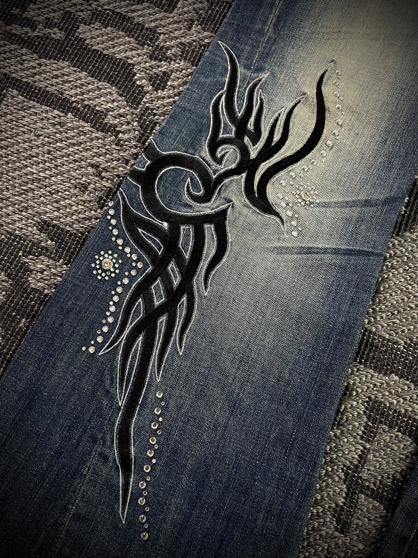 Tornado Mart Tribal Embroidery Flared Jeans