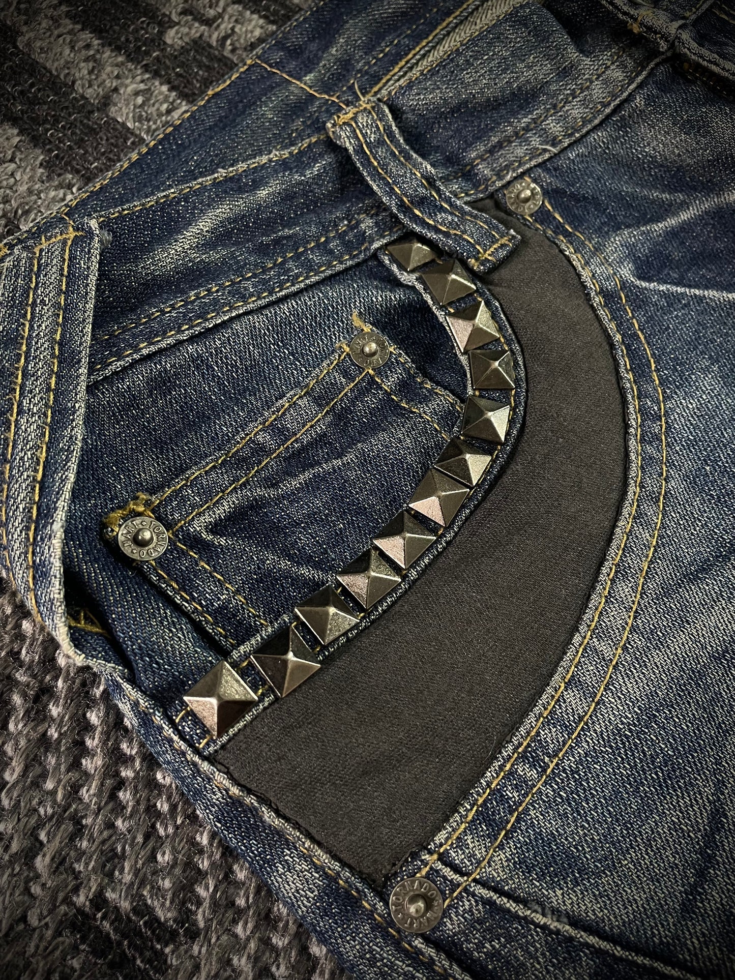 Tornado Mart Tribal Embroidery Flared Jeans
