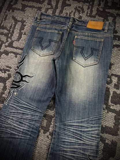 Tornado Mart Tribal Embroidery Flared Jeans