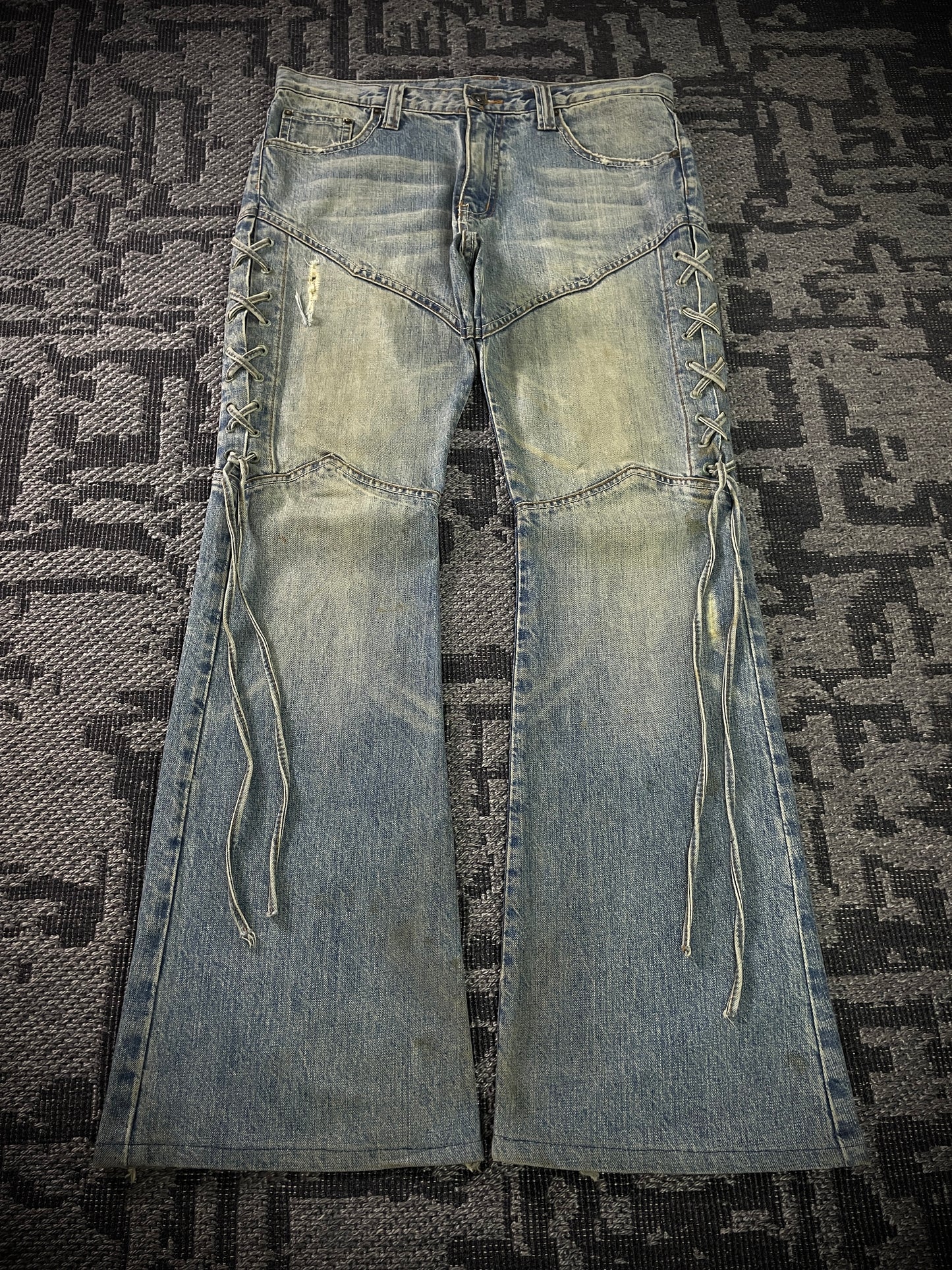 Semantic Design Thigh Lace-Up Flared Jeans