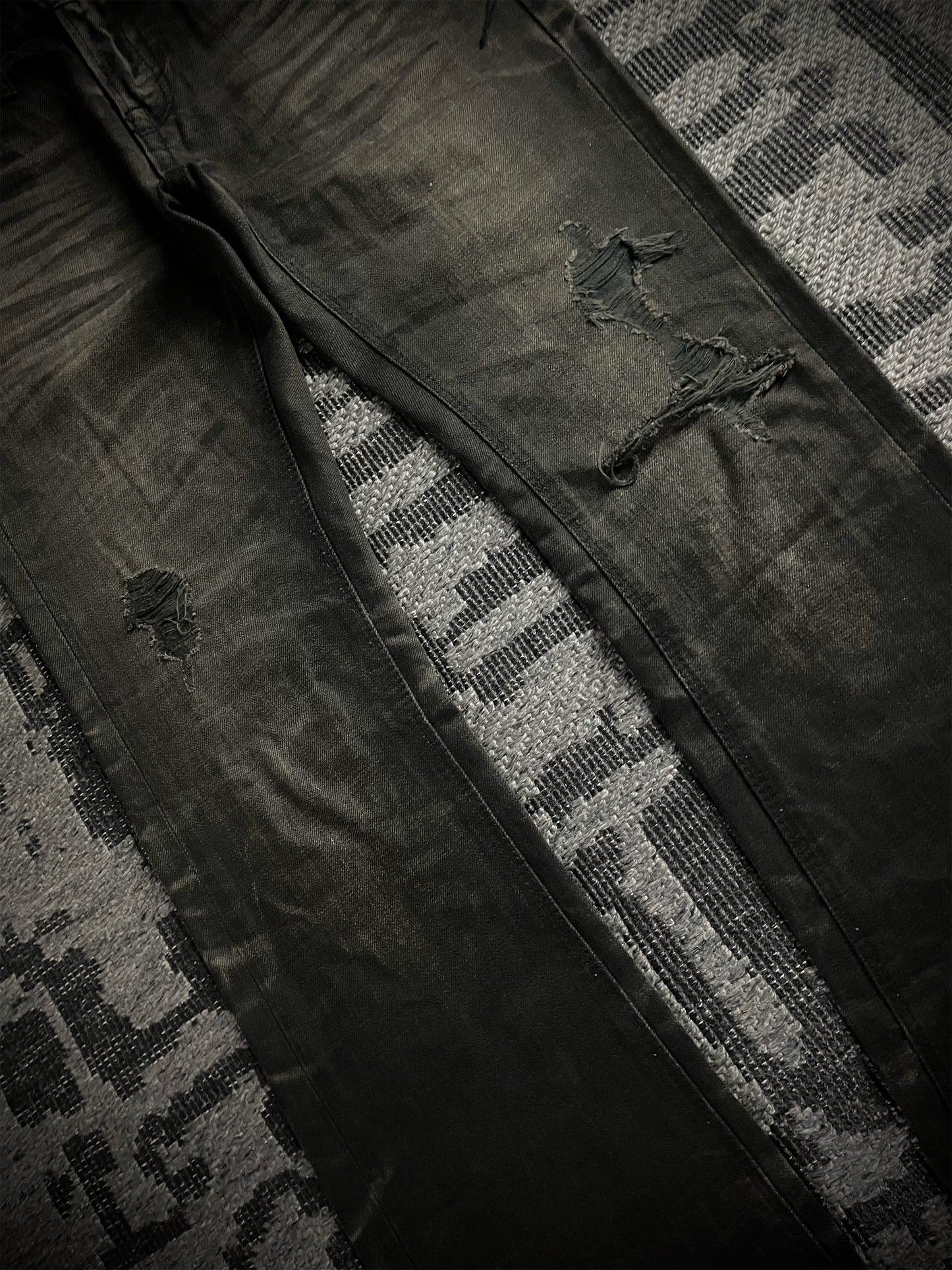 Fuga Claw Marks Distressed Flared Jeans