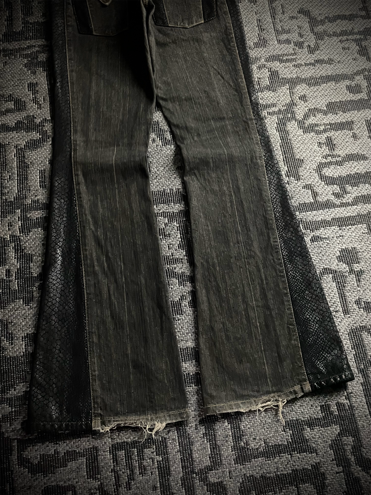 Morgan Homme Snake Pattern Flared Jeans