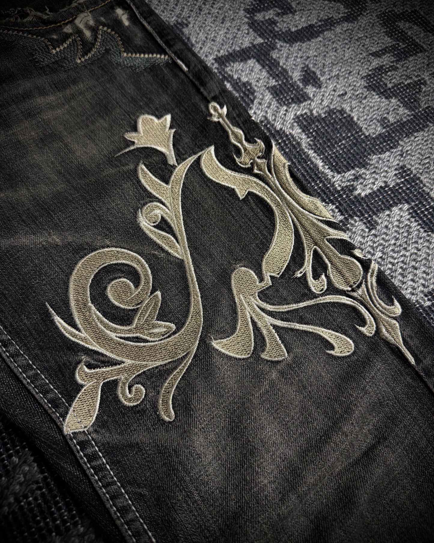 Tornado Mart Ornamental Embroidered Flared Denim