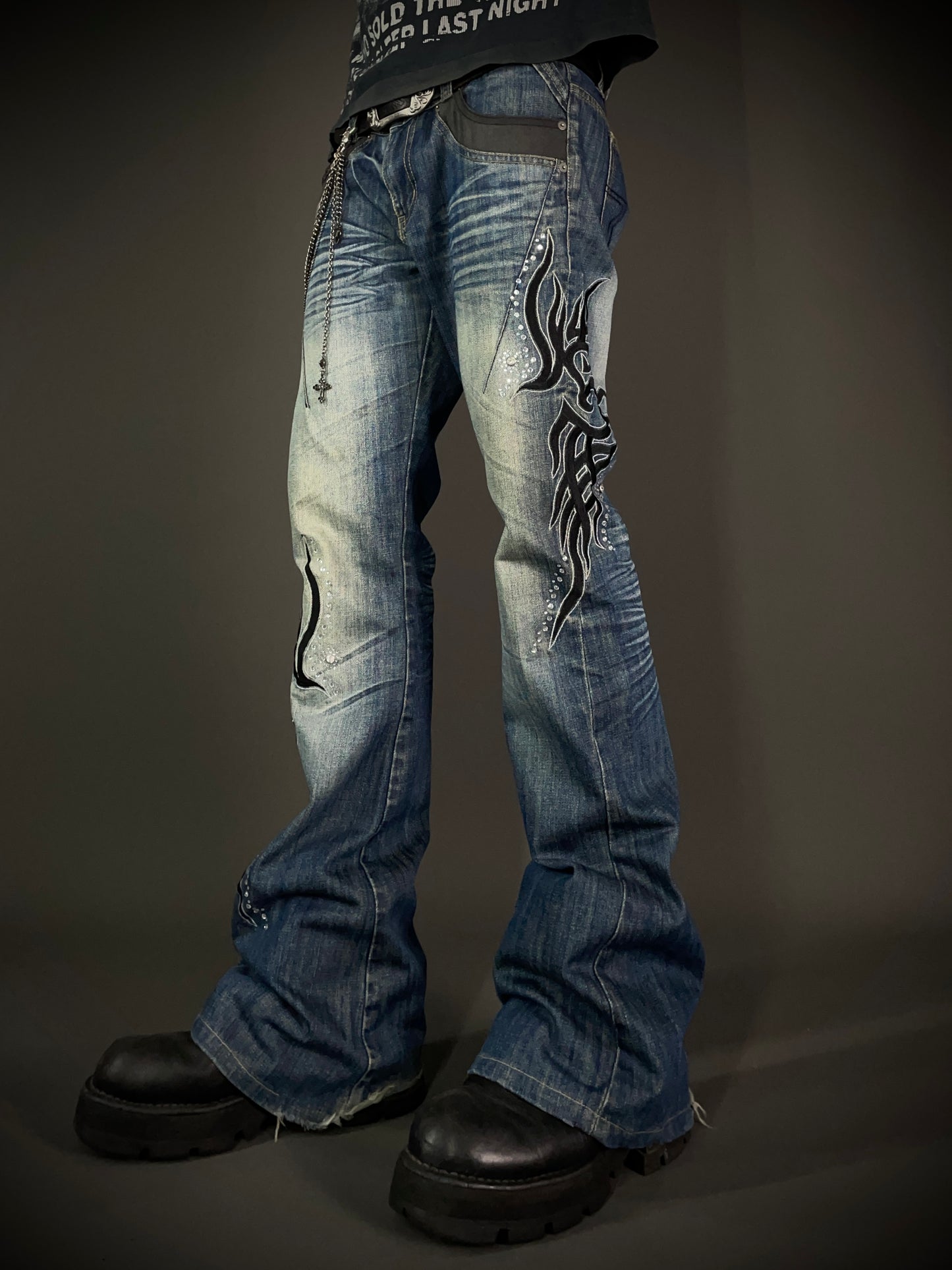 Tornado Mart Tribal Embroidery Flared Jeans