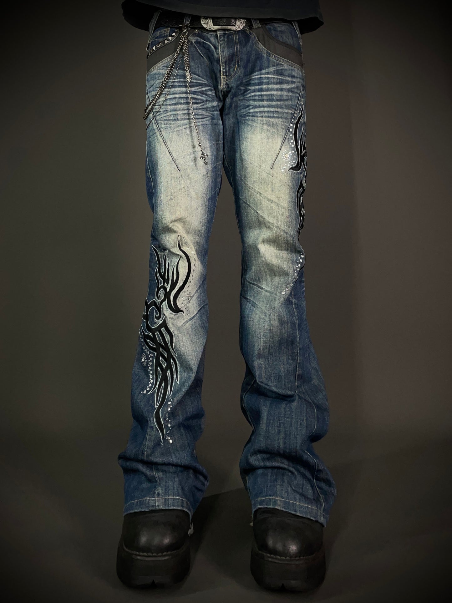 Tornado Mart Tribal Embroidery Flared Jeans