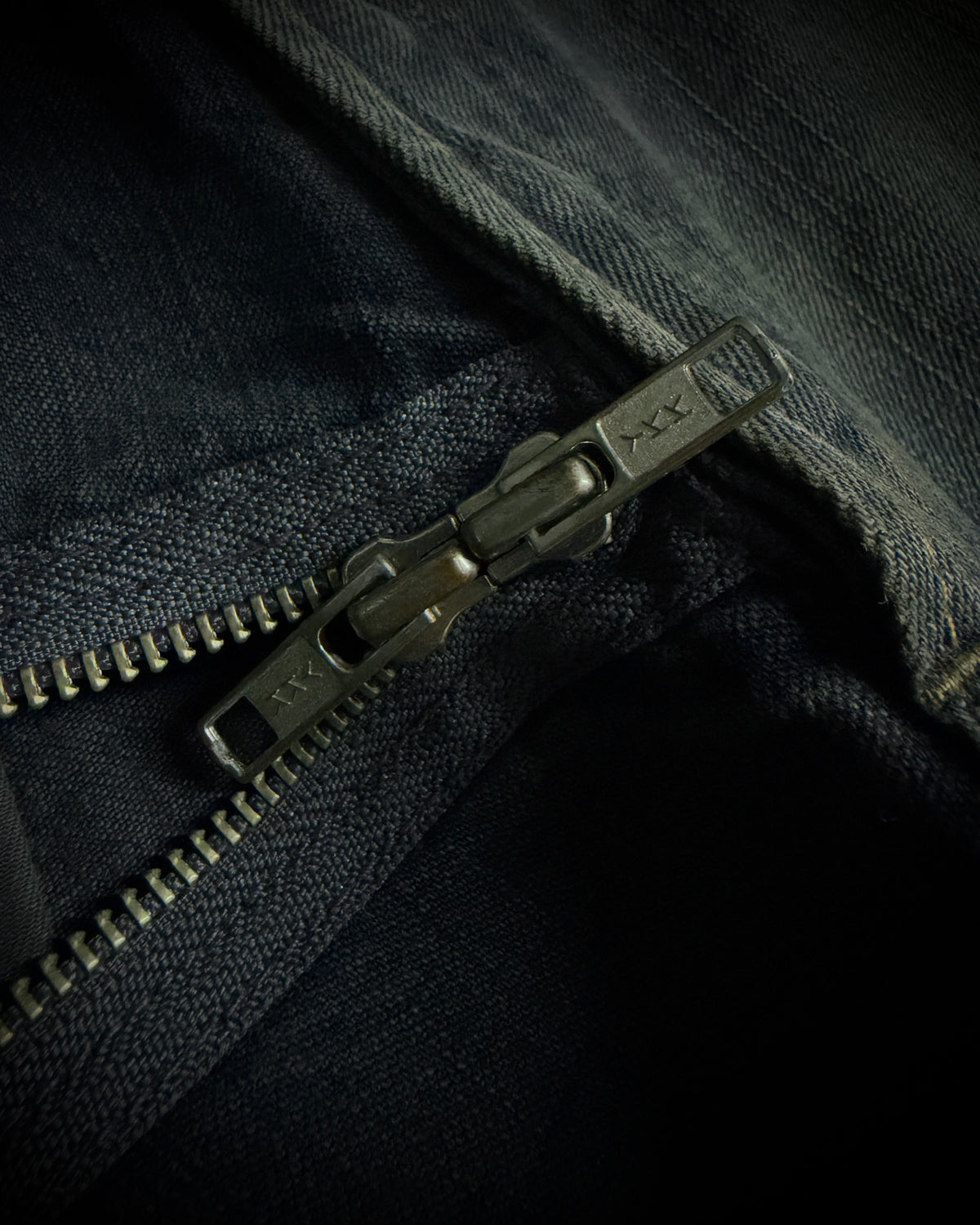 TALKING ABOUT THE ABSTRACTION Two Tone Zip Jeans