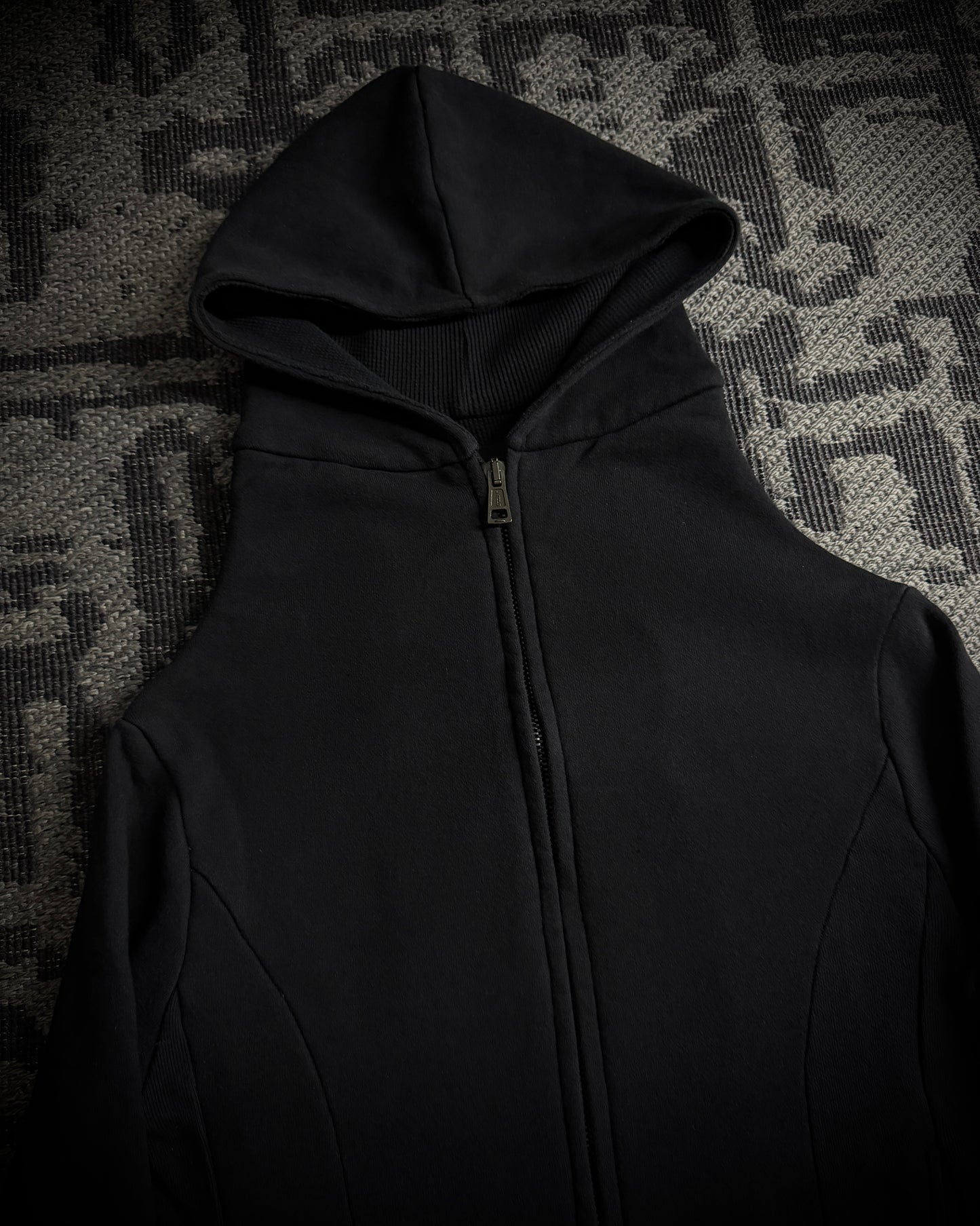AKM High-Neck Slim Zip Hoodie