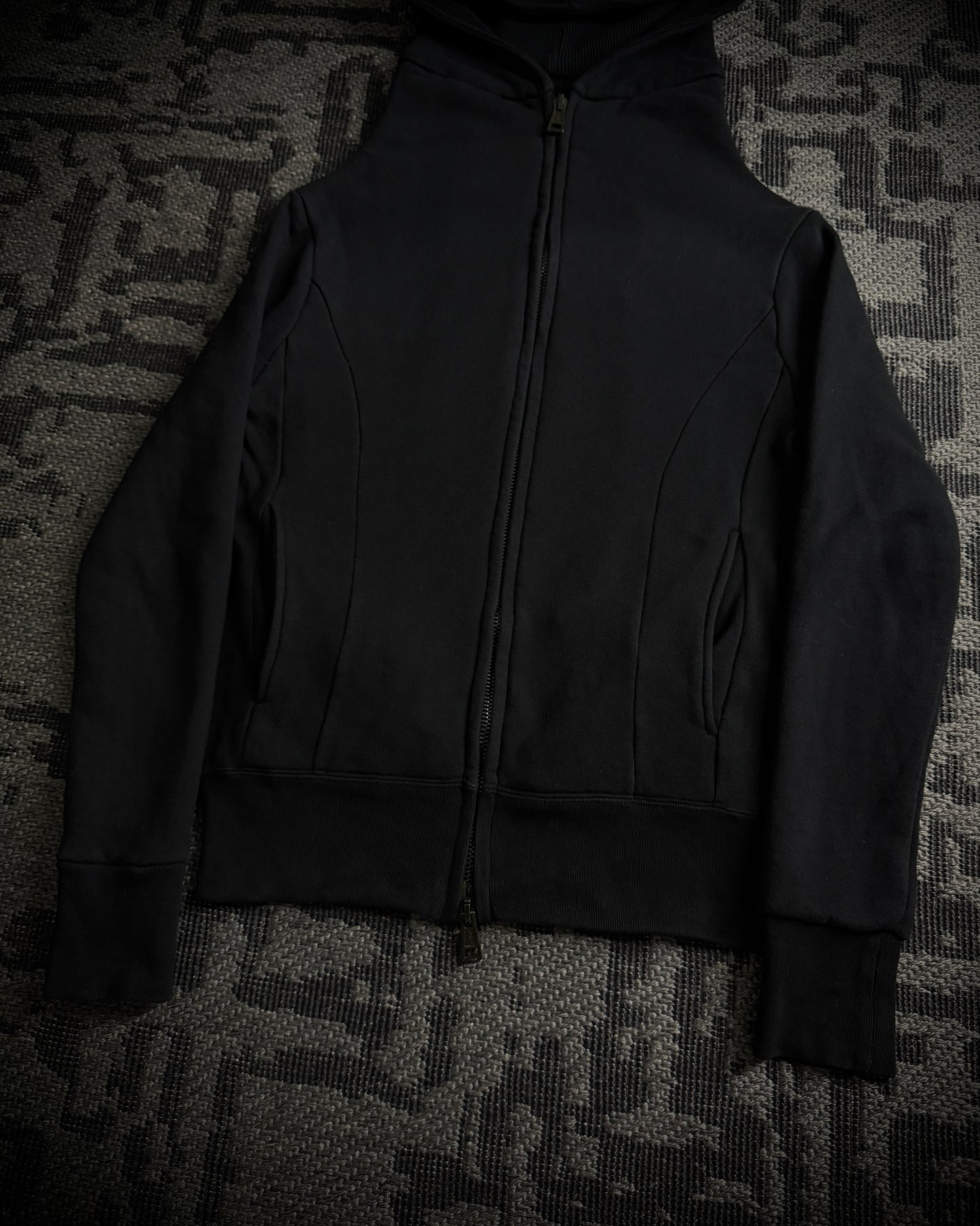 AKM High-Neck Slim Zip Hoodie