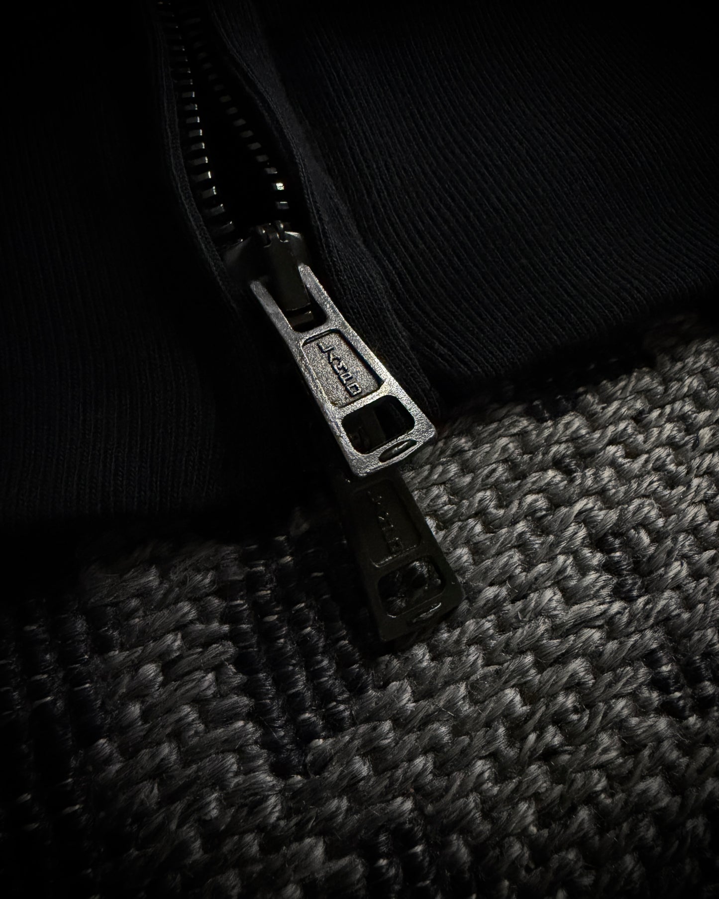 AKM High-Neck Slim Zip Hoodie