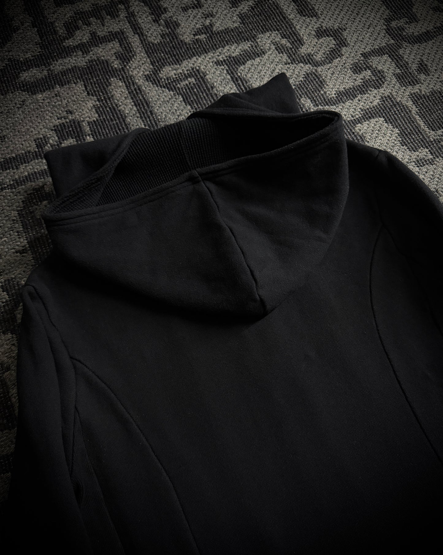 AKM High-Neck Slim Zip Hoodie