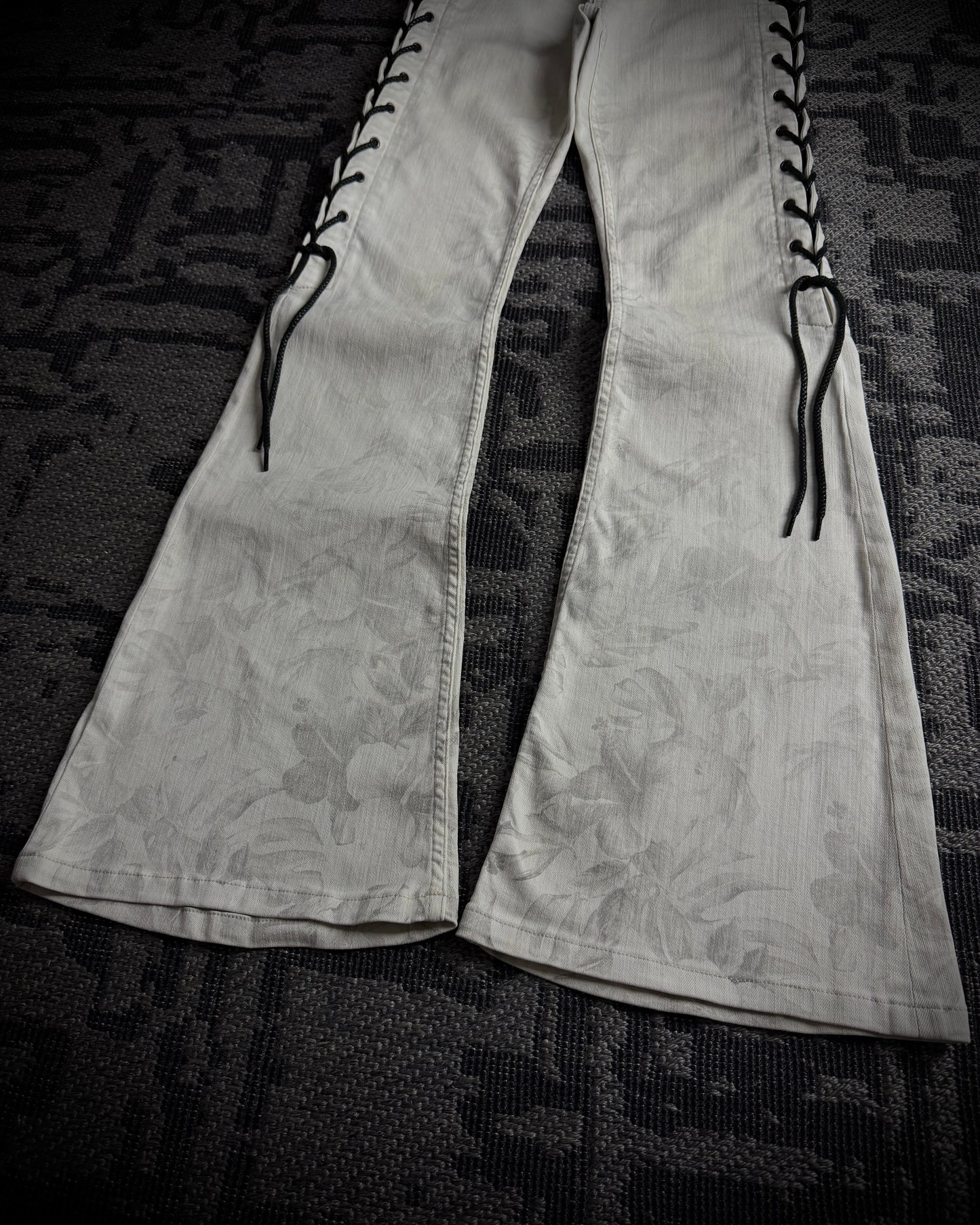 Tornado Mart Thigh Lace-Up Floral Flared Jeans