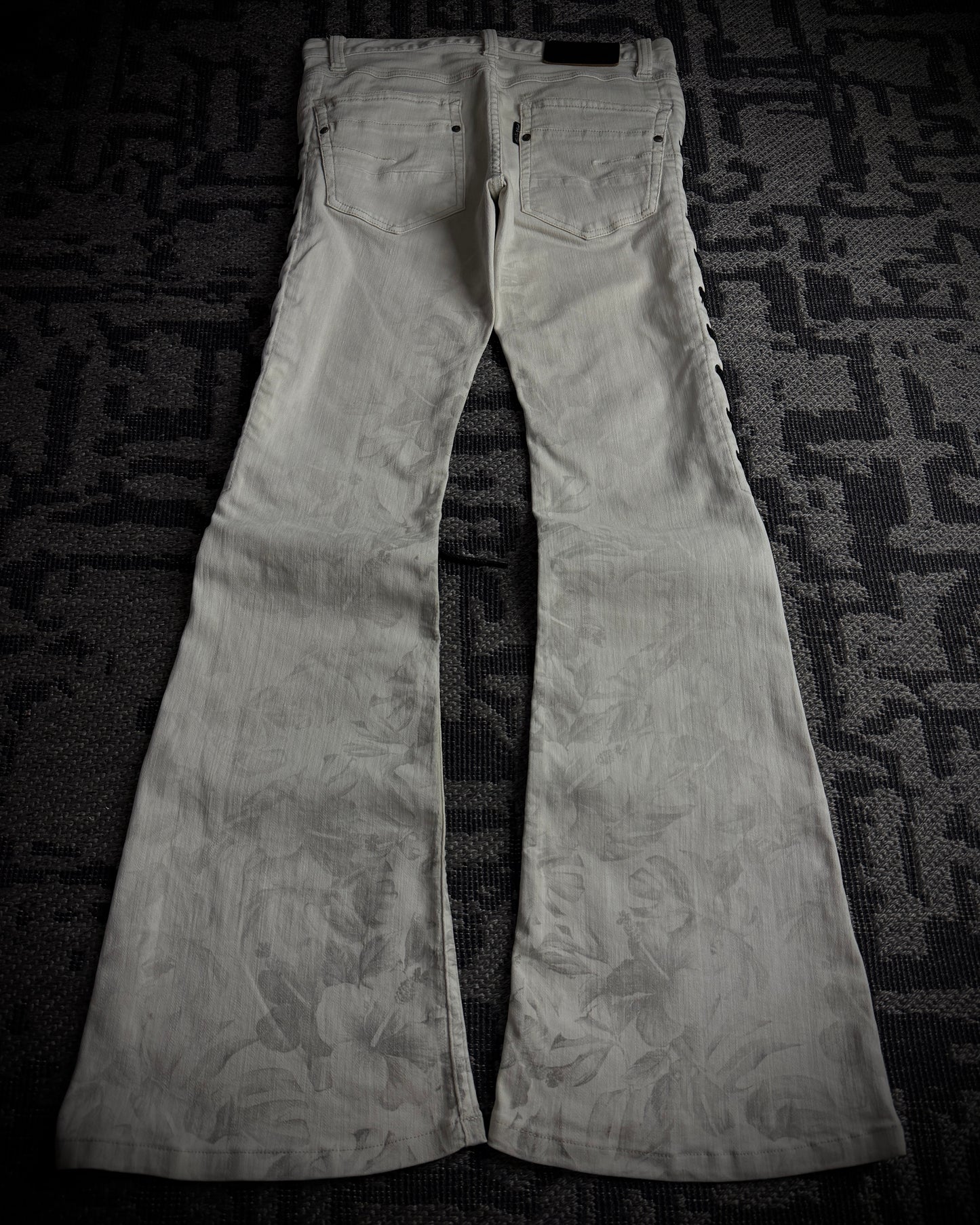 Tornado Mart Thigh Lace-Up Floral Flared Jeans