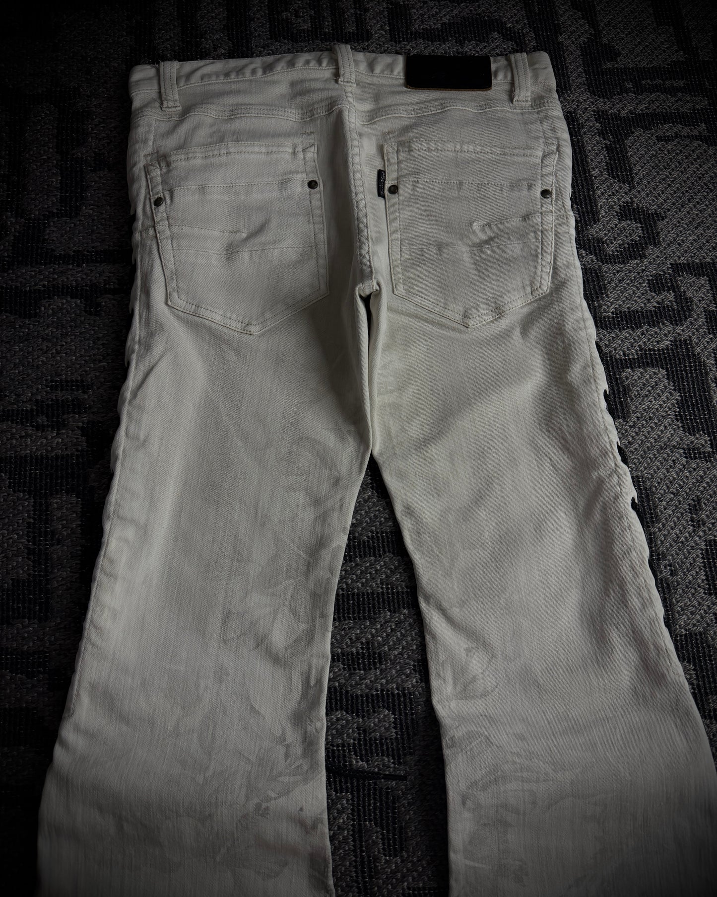 Tornado Mart Thigh Lace-Up Floral Flared Jeans