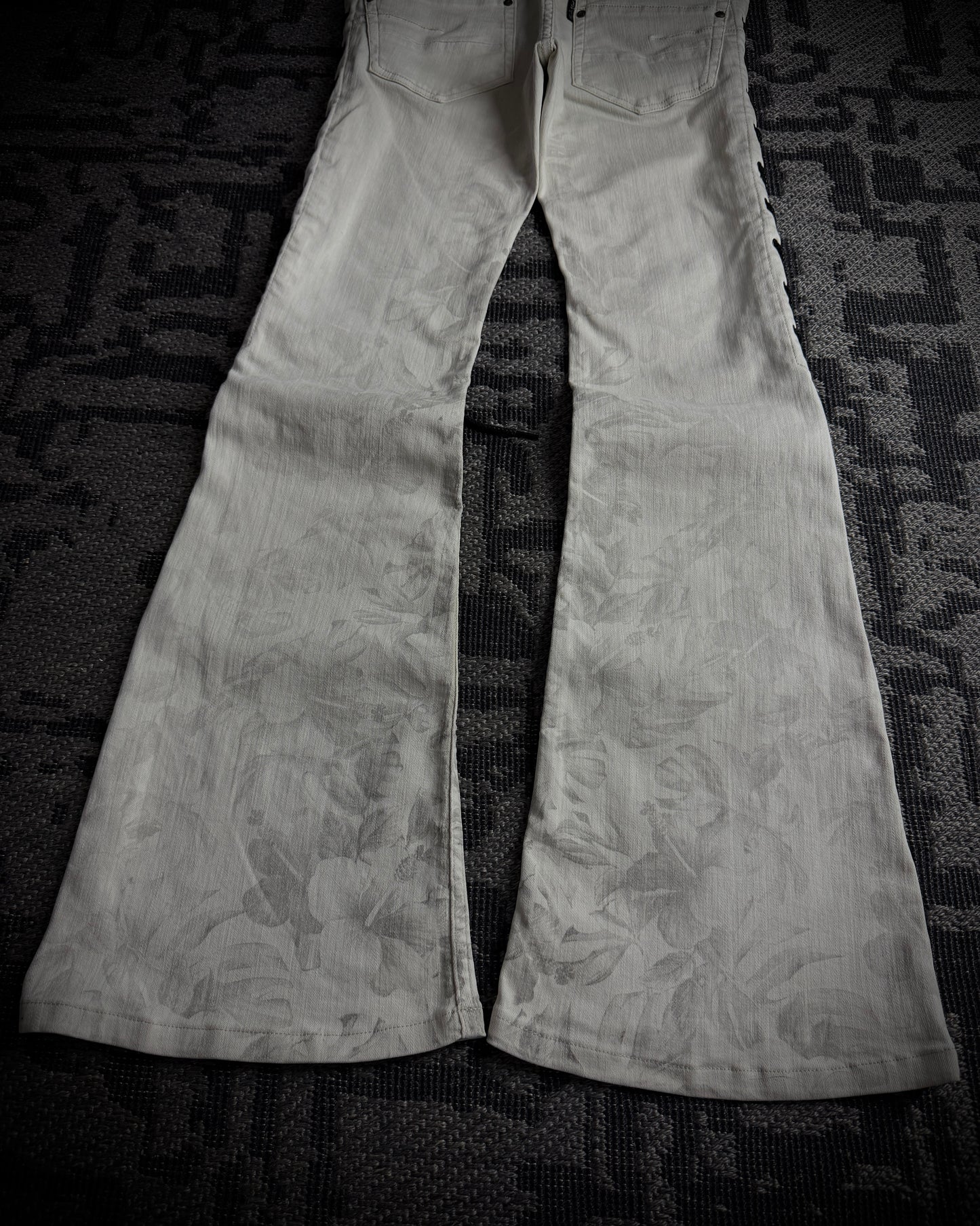 Tornado Mart Thigh Lace-Up Floral Flared Jeans