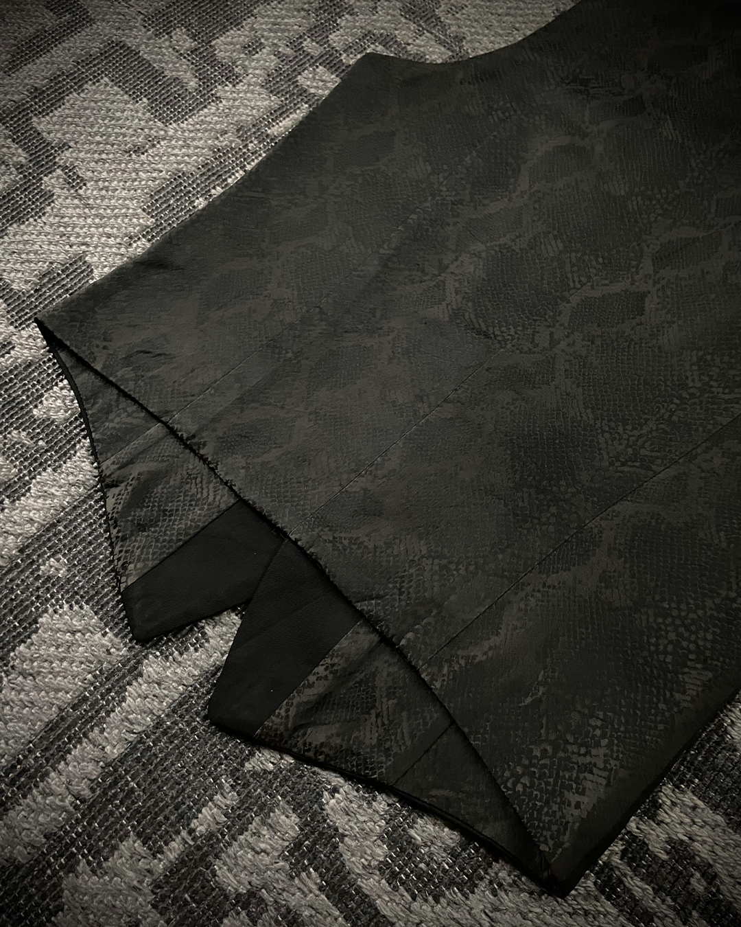 Shellac Snake Pattern Vest