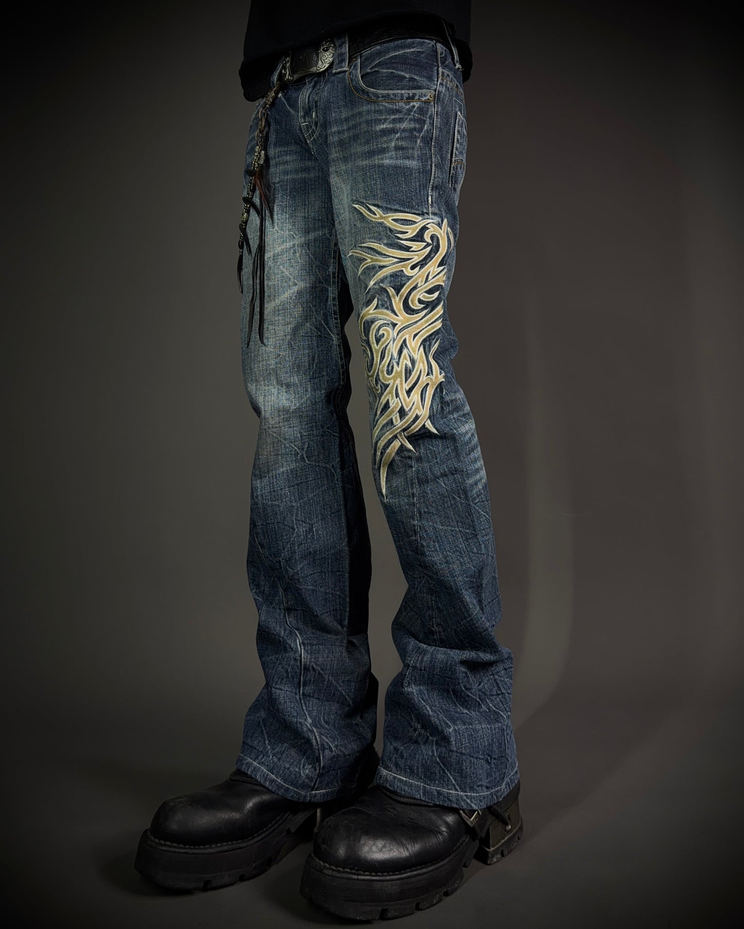 Tornado Mart Tribal Embroidery Spiral Flared Jeans